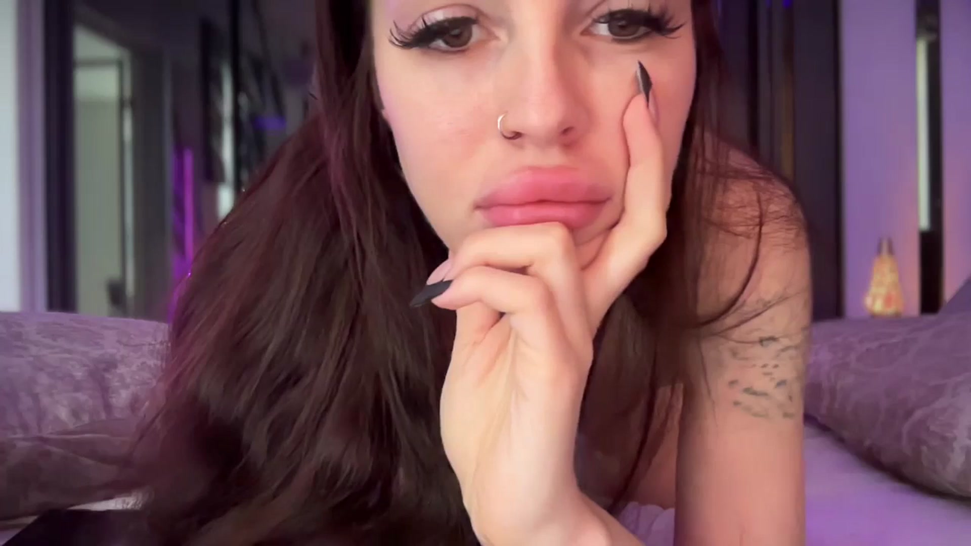 Gallery image thumbnail from UGLYGIRL_'s myfreecams stream on, 06/04/2025, 13:04 image 2 of 20