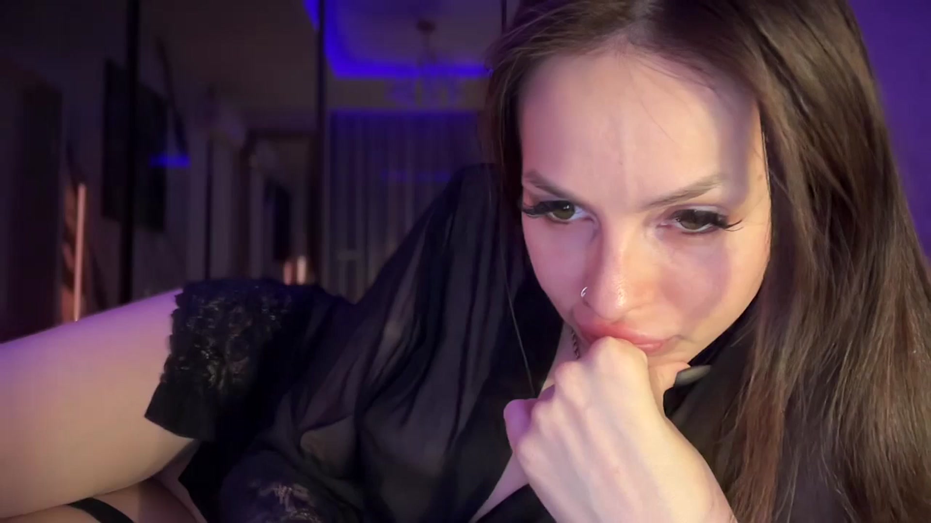 Gallery image thumbnail from UGLYGIRL_'s myfreecams stream on, 06/04/2025, 22:17 image 16 of 20