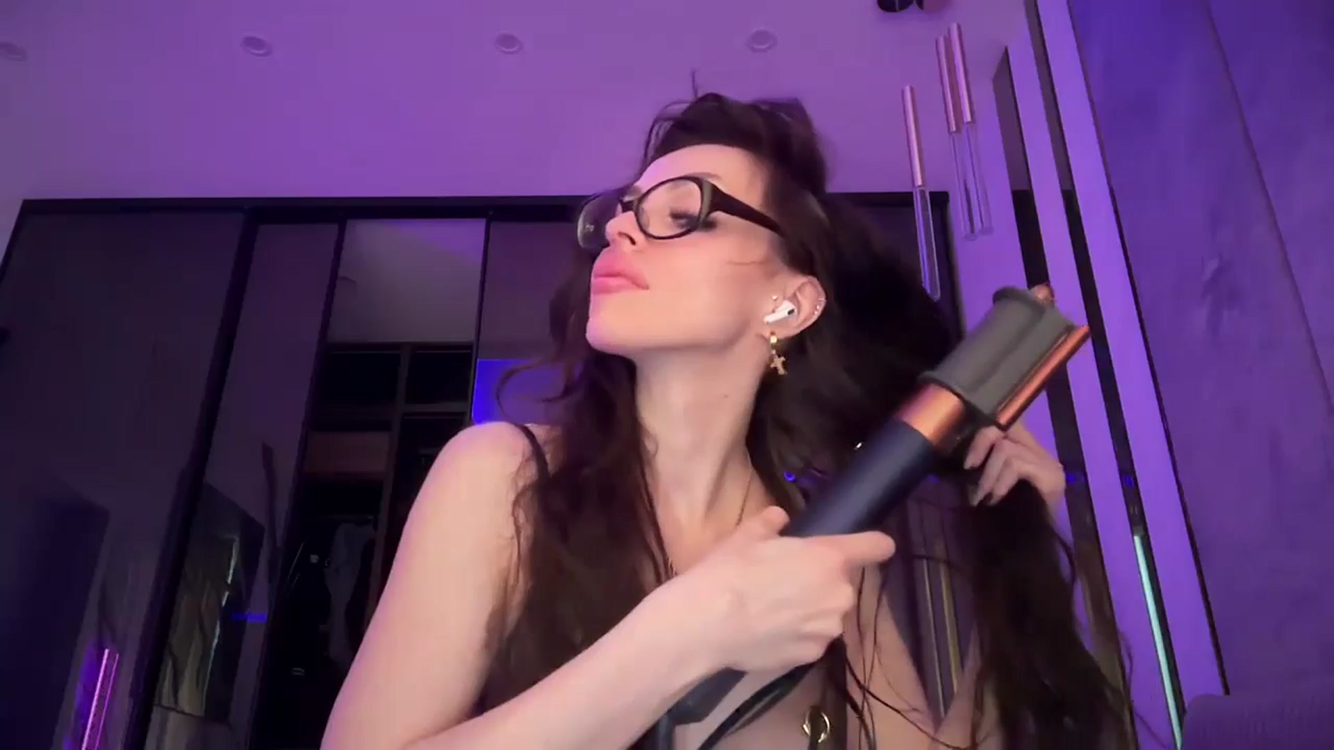 Gallery image thumbnail from UGLYGIRL_'s myfreecams stream on, 06/07/2025, 09:44 image 8 of 20
