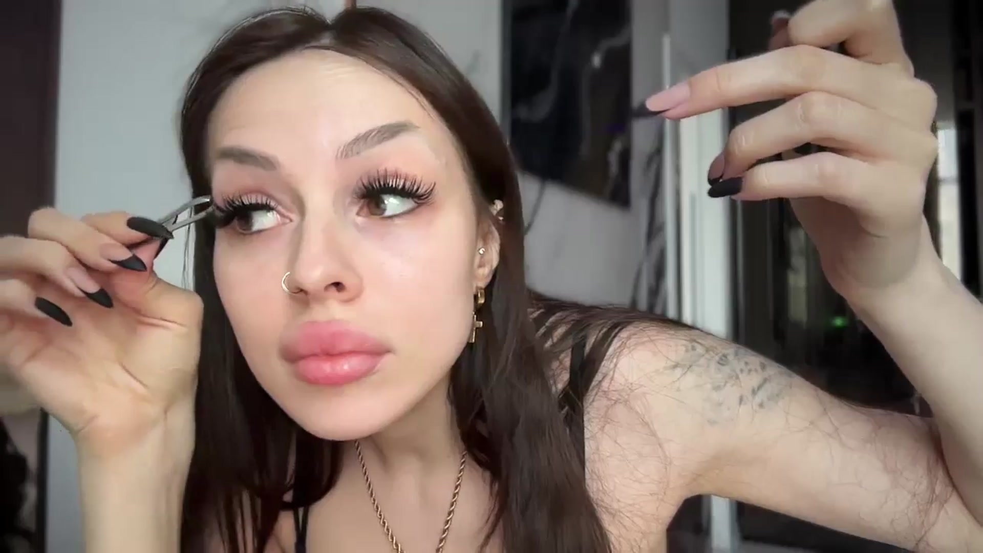 Gallery image thumbnail from UGLYGIRL_'s myfreecams stream on, 06/12/2025, 13:43 image 17 of 20