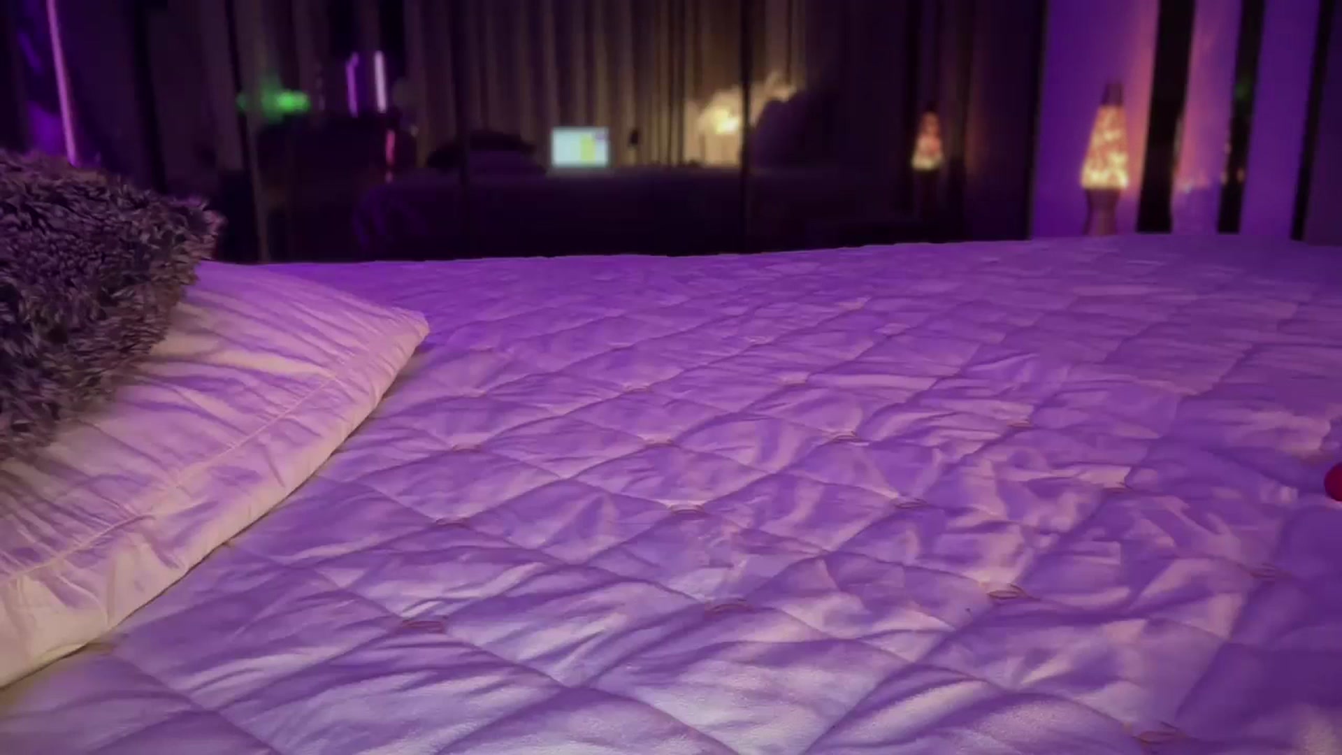 Gallery image thumbnail from UGLYGIRL_'s myfreecams stream on, 06/17/2025, 21:19 image 7 of 20