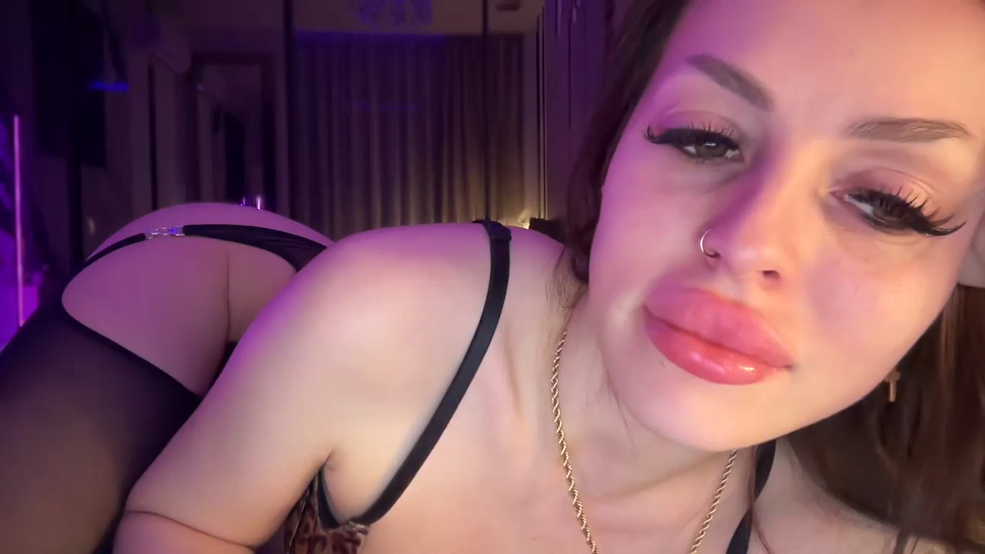 Gallery image thumbnail from UGLYGIRL_'s myfreecams stream on, 06/18/2025, 22:47 image 6 of 20