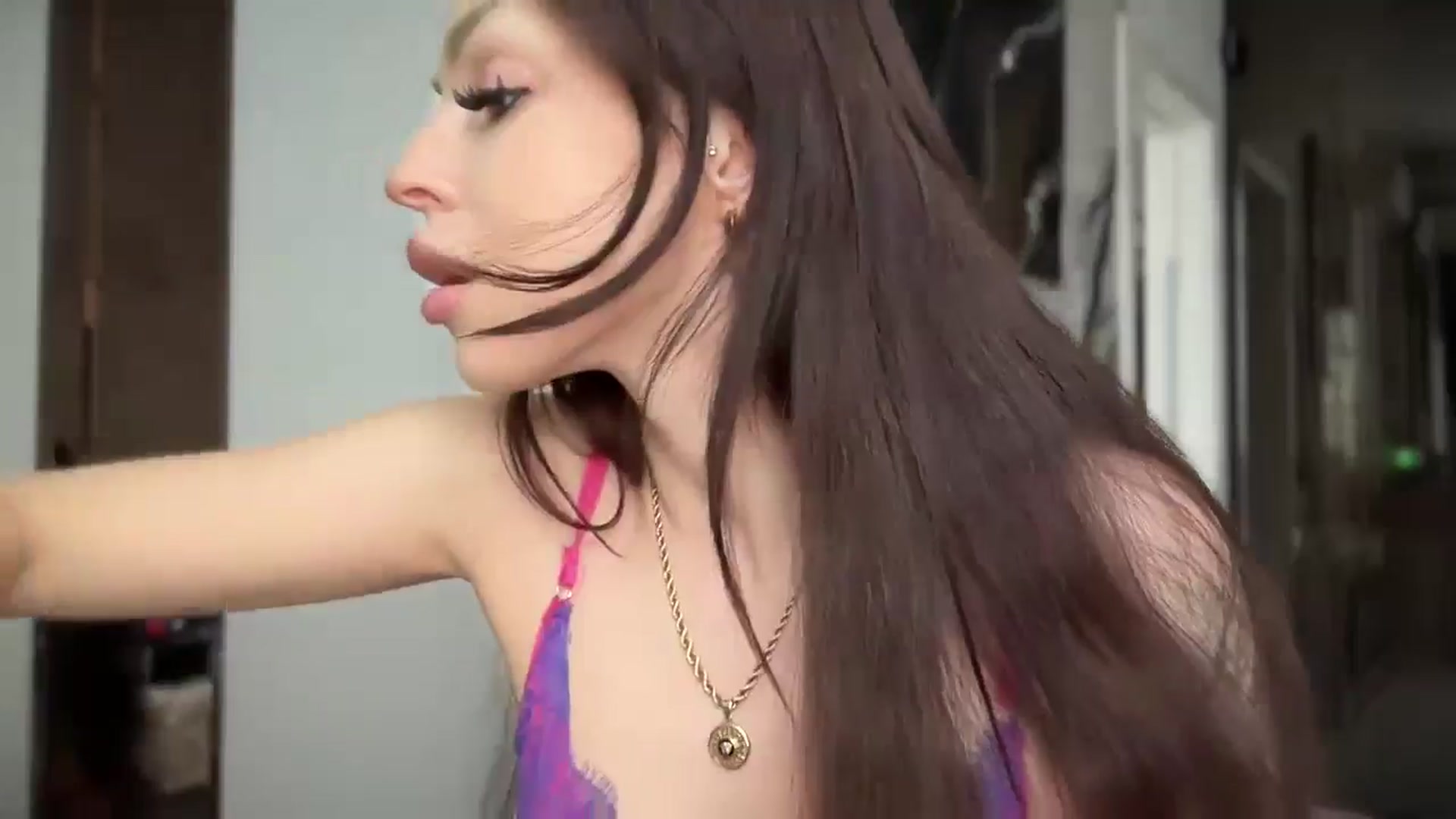 Gallery image thumbnail from UGLYGIRL_'s myfreecams stream on, 06/19/2025, 16:34 image 11 of 20