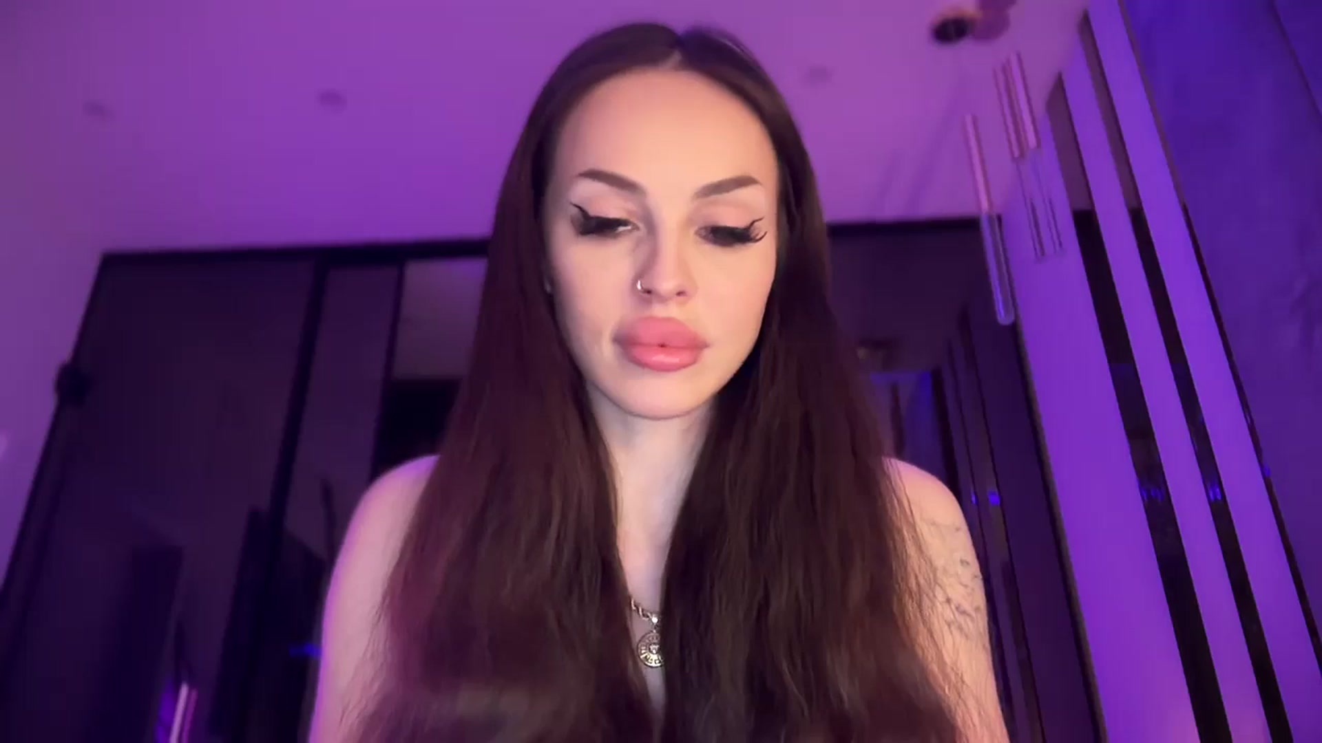Gallery image thumbnail from UGLYGIRL_'s myfreecams stream on, 06/21/2025, 22:24 image 14 of 20