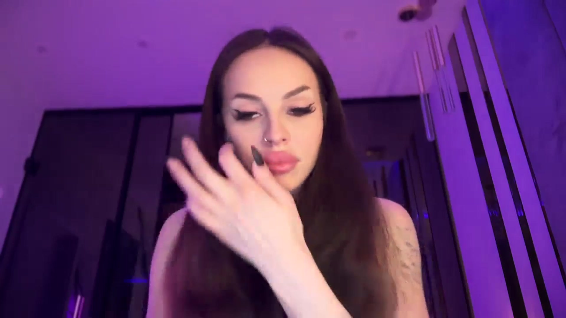 Gallery image thumbnail from UGLYGIRL_'s myfreecams stream on, 06/21/2025, 22:24 image 11 of 20