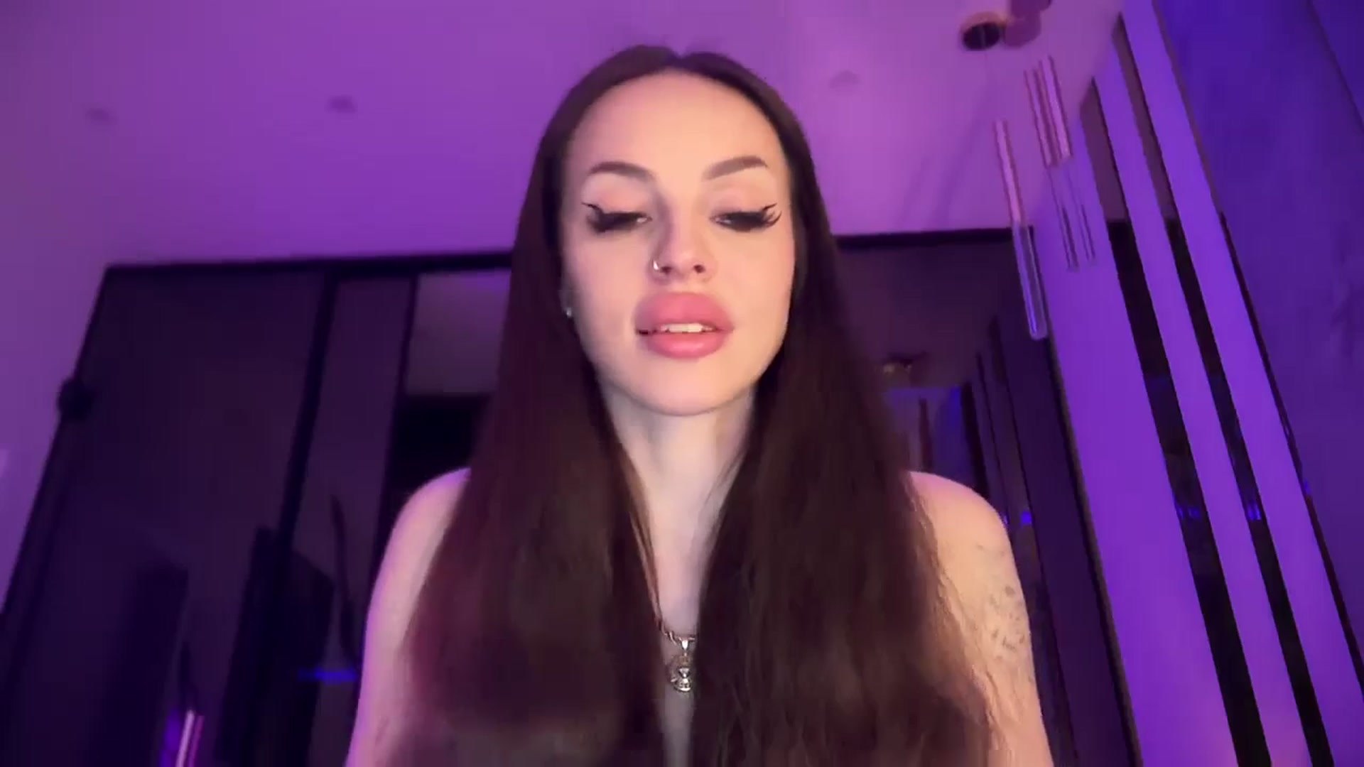 Gallery image thumbnail from UGLYGIRL_'s myfreecams stream on, 06/21/2025, 22:24 image 13 of 20