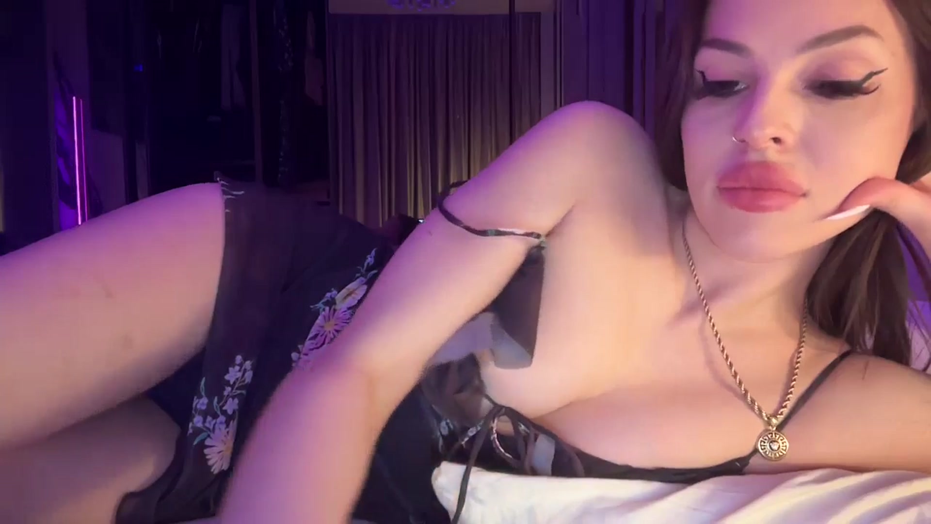 Gallery image thumbnail from UGLYGIRL_'s myfreecams stream on, 06/24/2025, 24:46 image 13 of 20