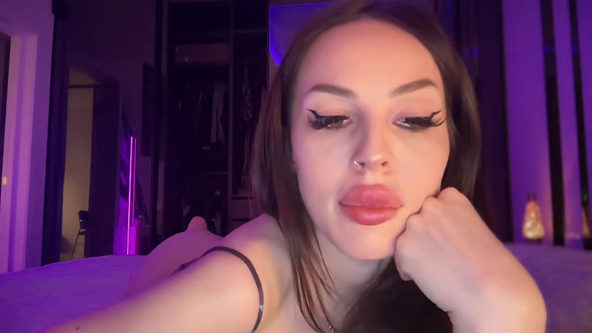 Gallery image thumbnail from UGLYGIRL_'s myfreecams stream on, 06/24/2025, 24:46 image 6 of 20