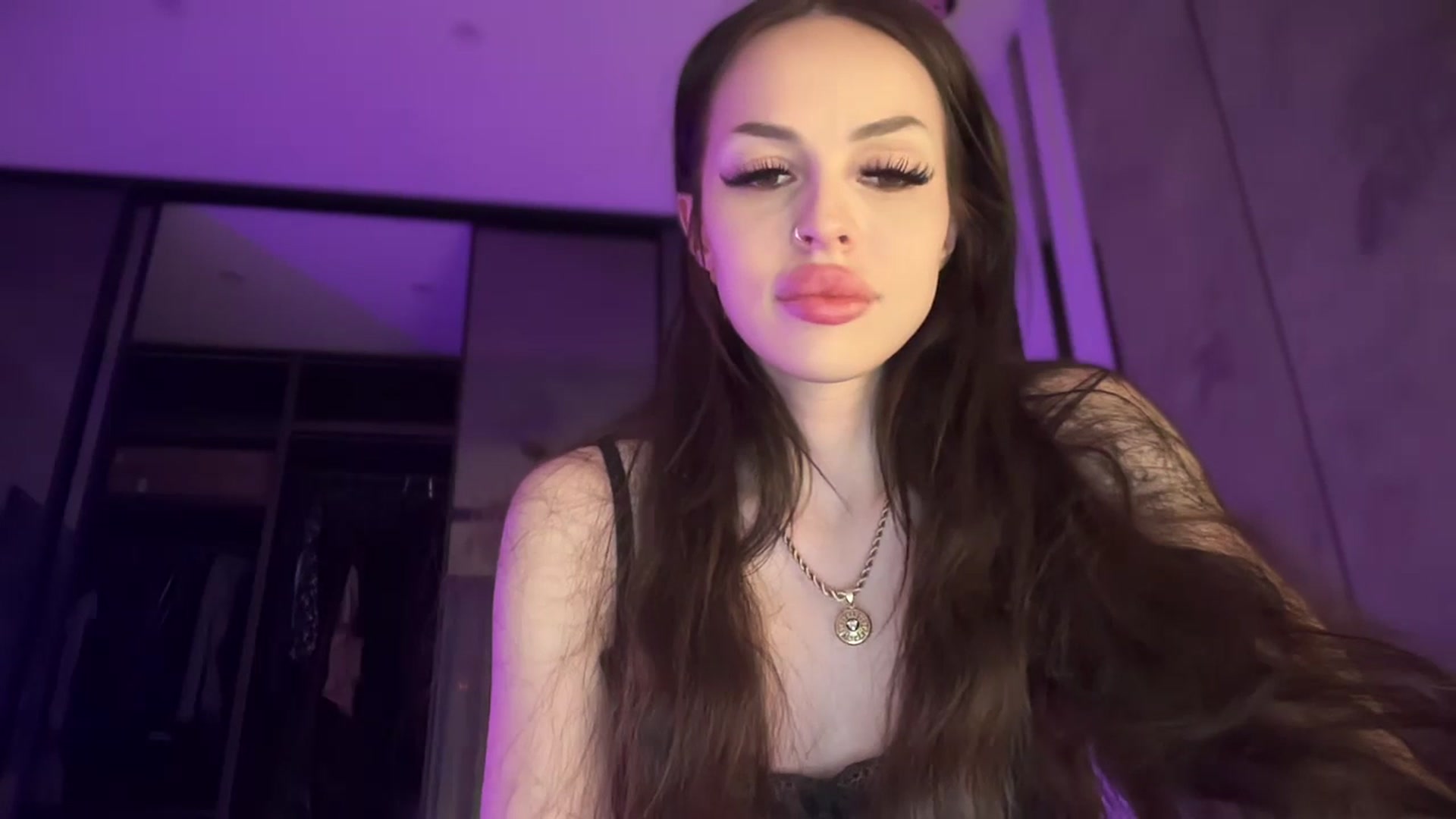 Gallery image thumbnail from UGLYGIRL_'s myfreecams stream on, 06/25/2025, 01:30 image 18 of 20