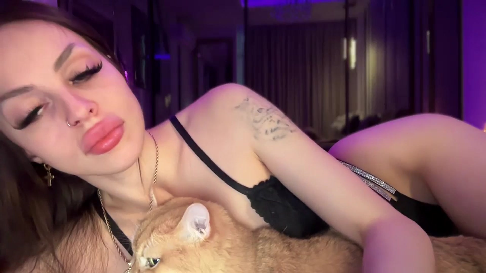 Gallery image thumbnail from UGLYGIRL_'s myfreecams stream on, 06/28/2025, 01:56 image 12 of 20