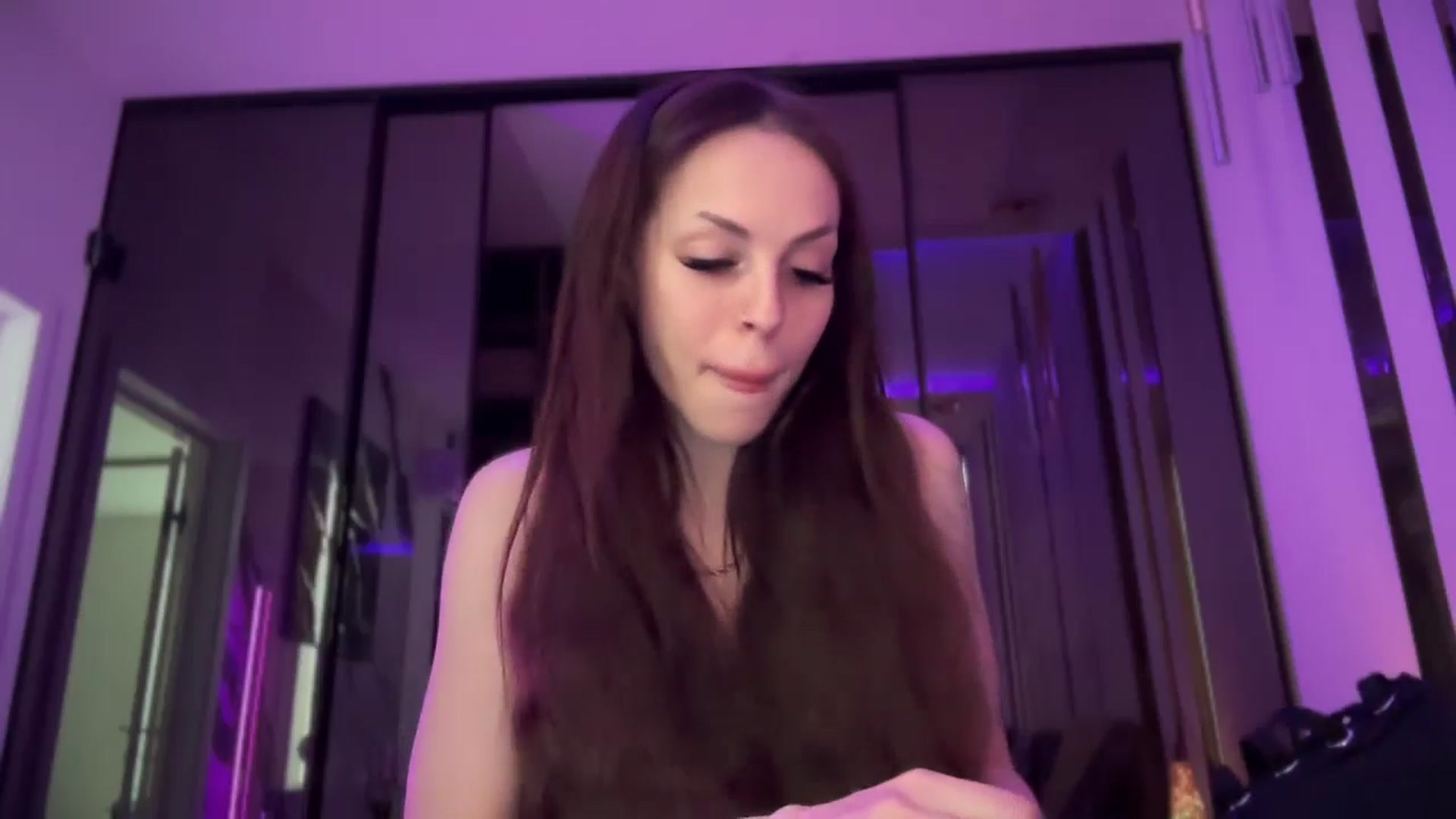 Gallery image thumbnail from UGLYGIRL_'s myfreecams stream on, 06/28/2025, 04:17 image 9 of 20