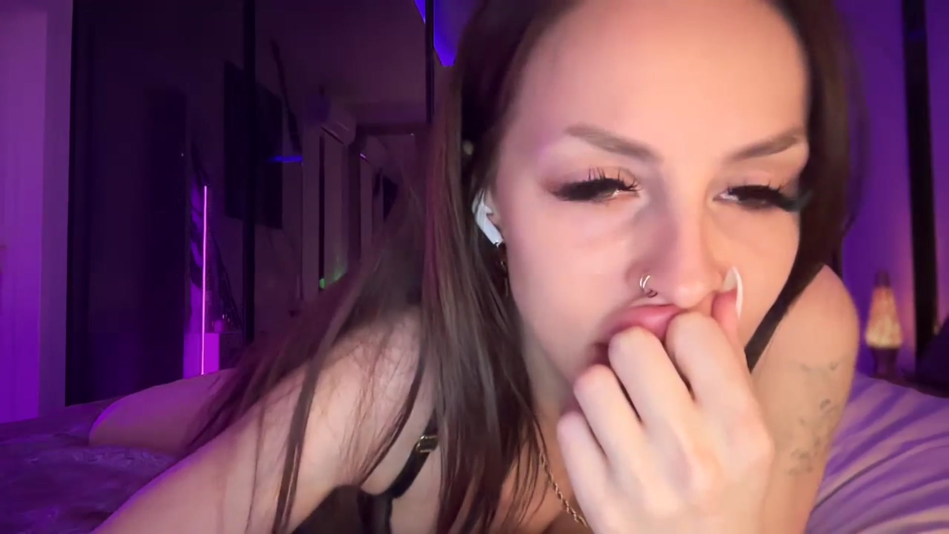 Gallery image thumbnail from UGLYGIRL_'s myfreecams stream on, 07/05/2025, 24:04 image 6 of 20