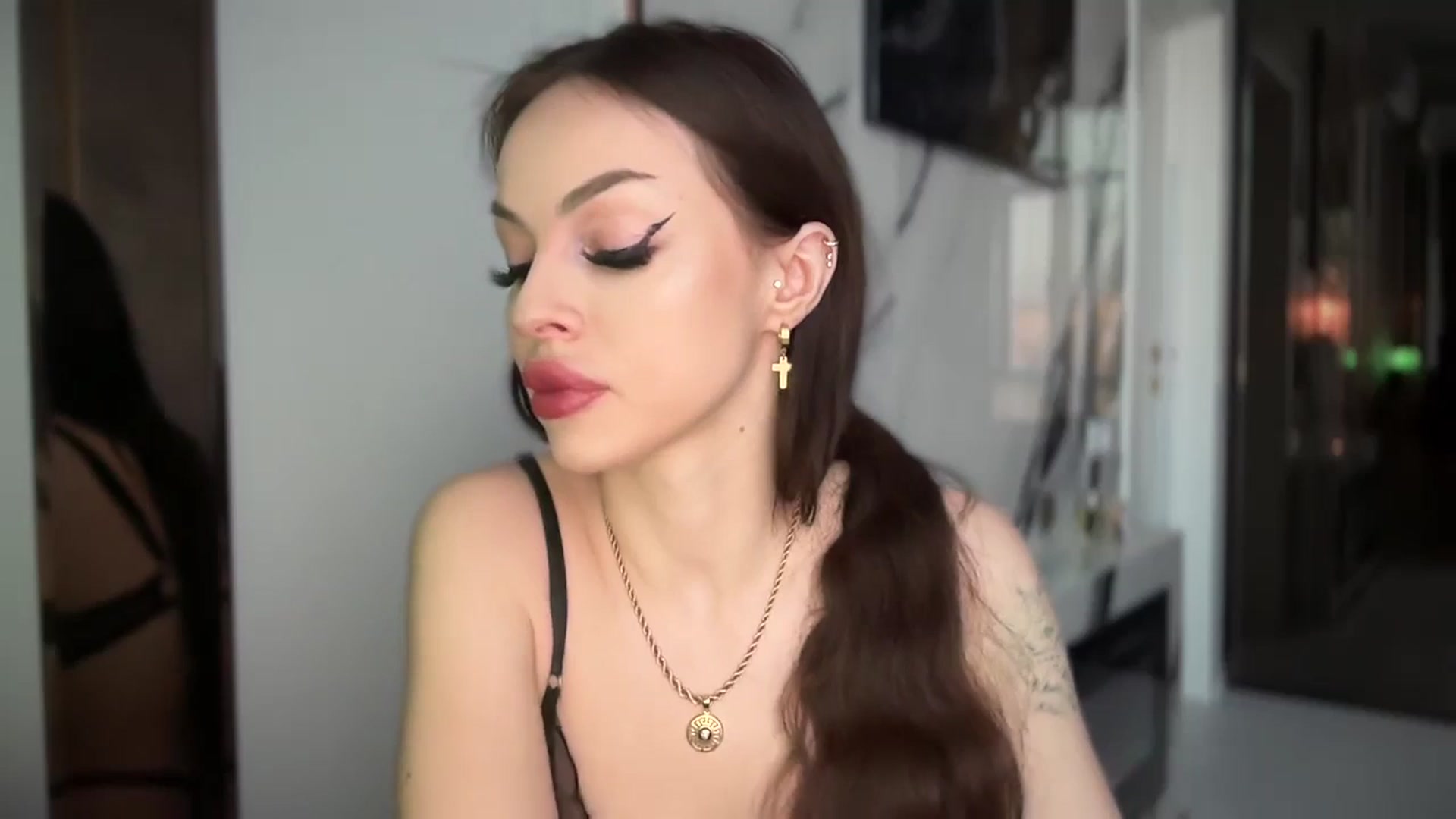 Gallery image thumbnail from UGLYGIRL_'s myfreecams stream on, 07/07/2025, 18:03 image 17 of 20