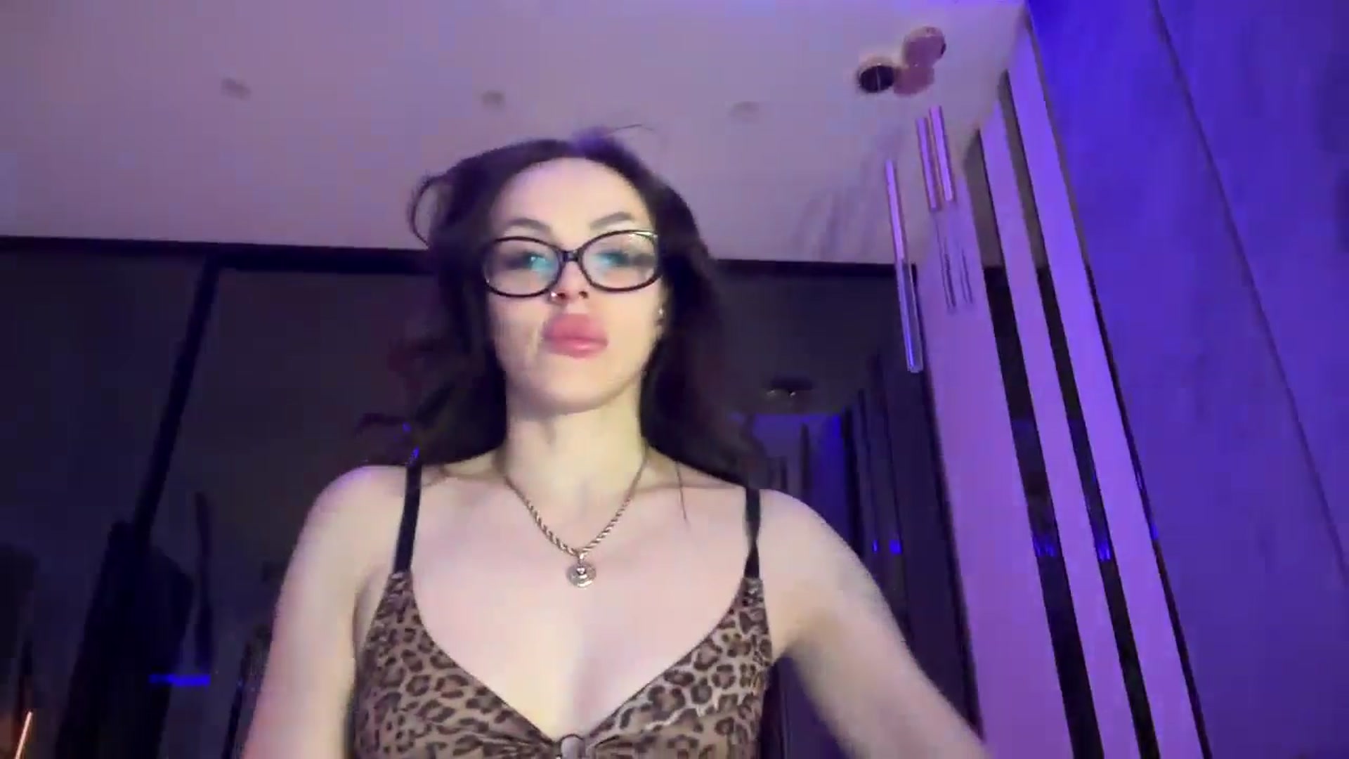 Gallery image thumbnail from UGLYGIRL_'s myfreecams stream on, 07/08/2025, 22:21 image 6 of 20