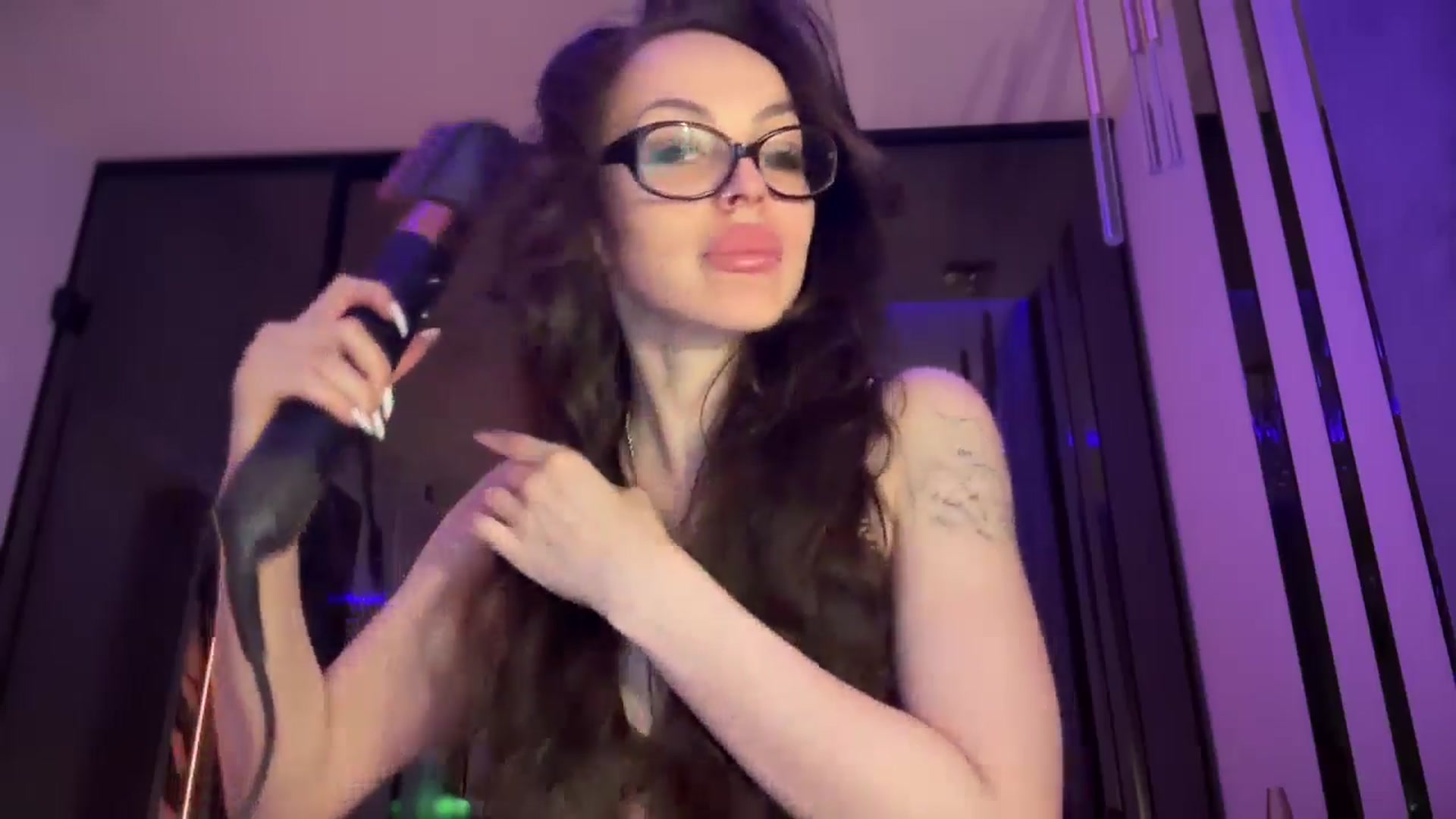Gallery image thumbnail from UGLYGIRL_'s myfreecams stream on, 07/08/2025, 22:21 image 9 of 20