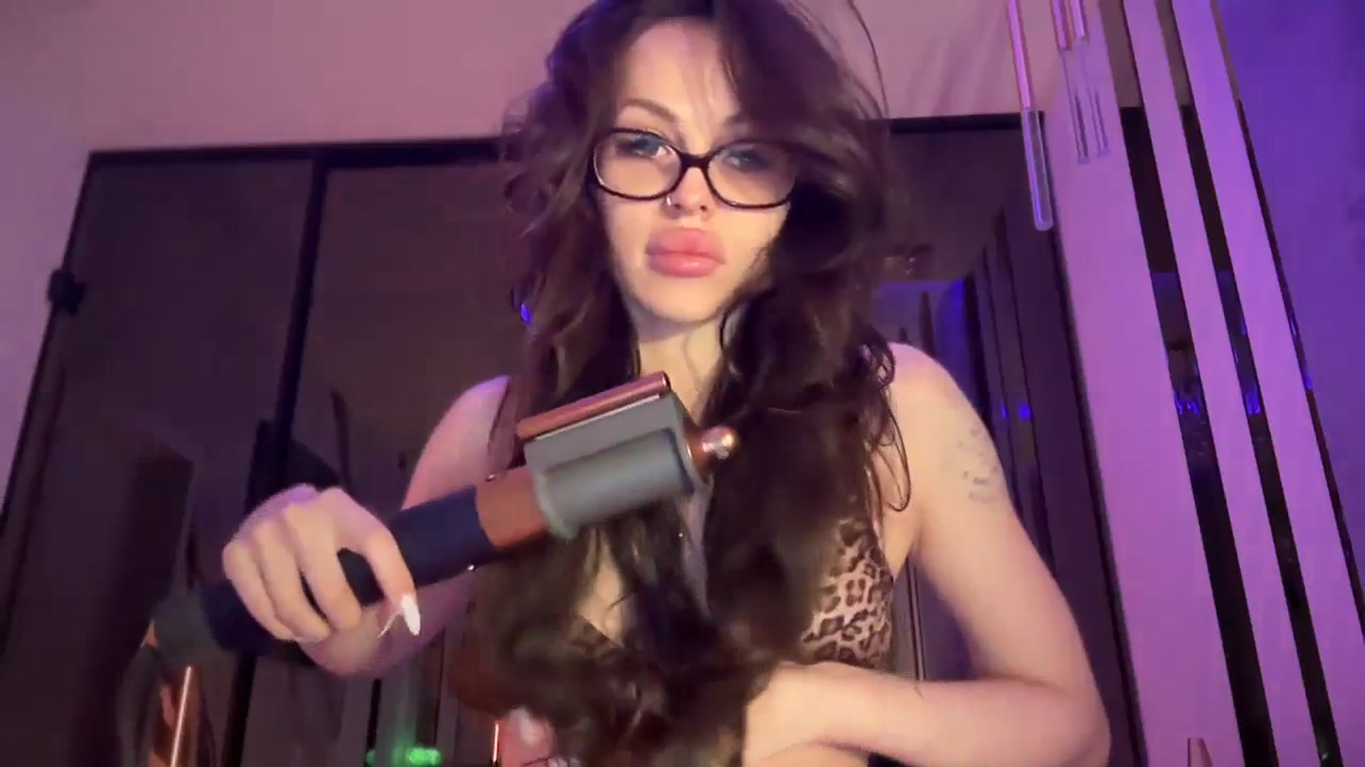 Gallery image thumbnail from UGLYGIRL_'s myfreecams stream on, 07/08/2025, 22:21 image 10 of 20