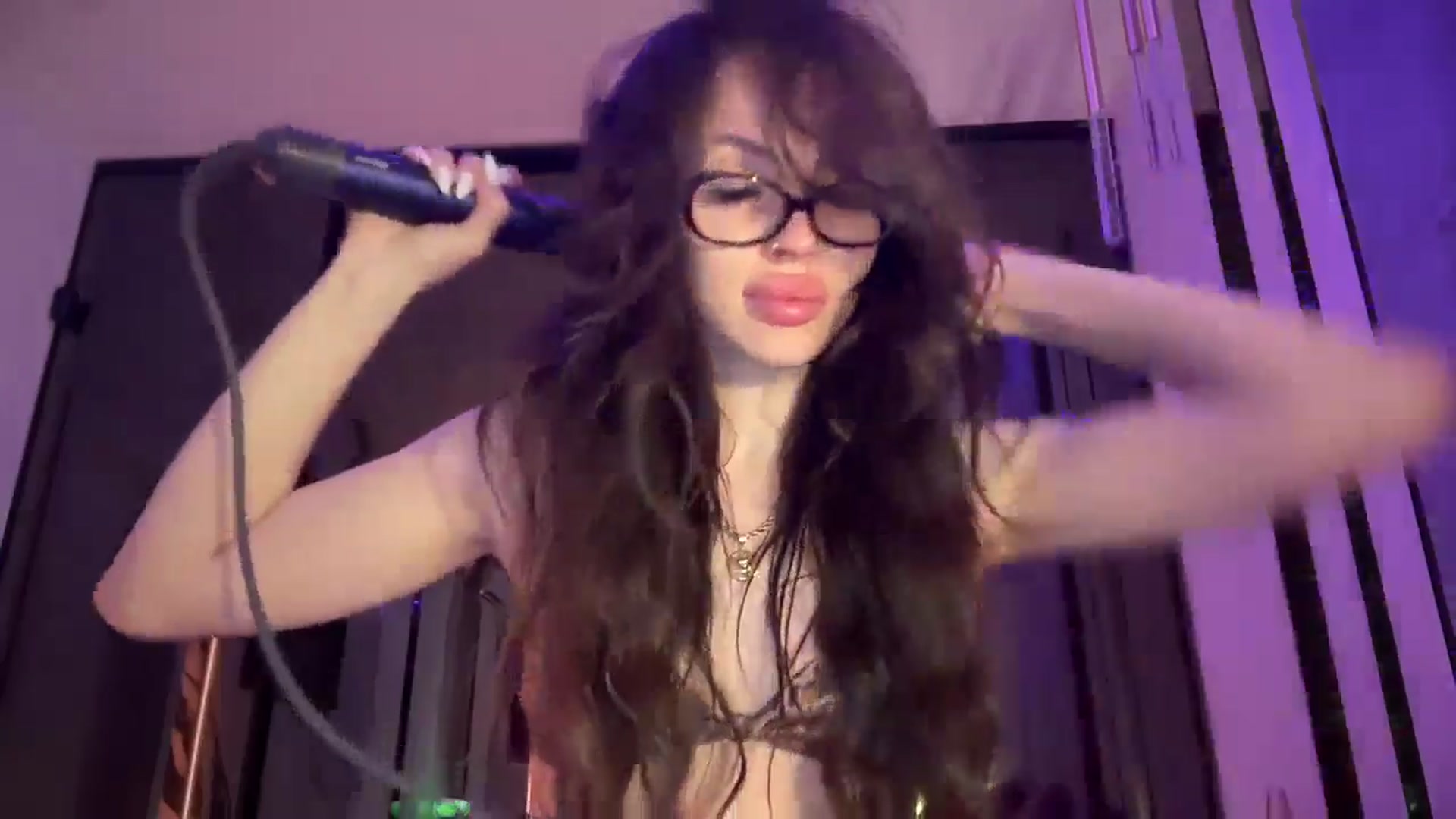 Gallery image thumbnail from UGLYGIRL_'s myfreecams stream on, 07/08/2025, 22:21 image 11 of 20