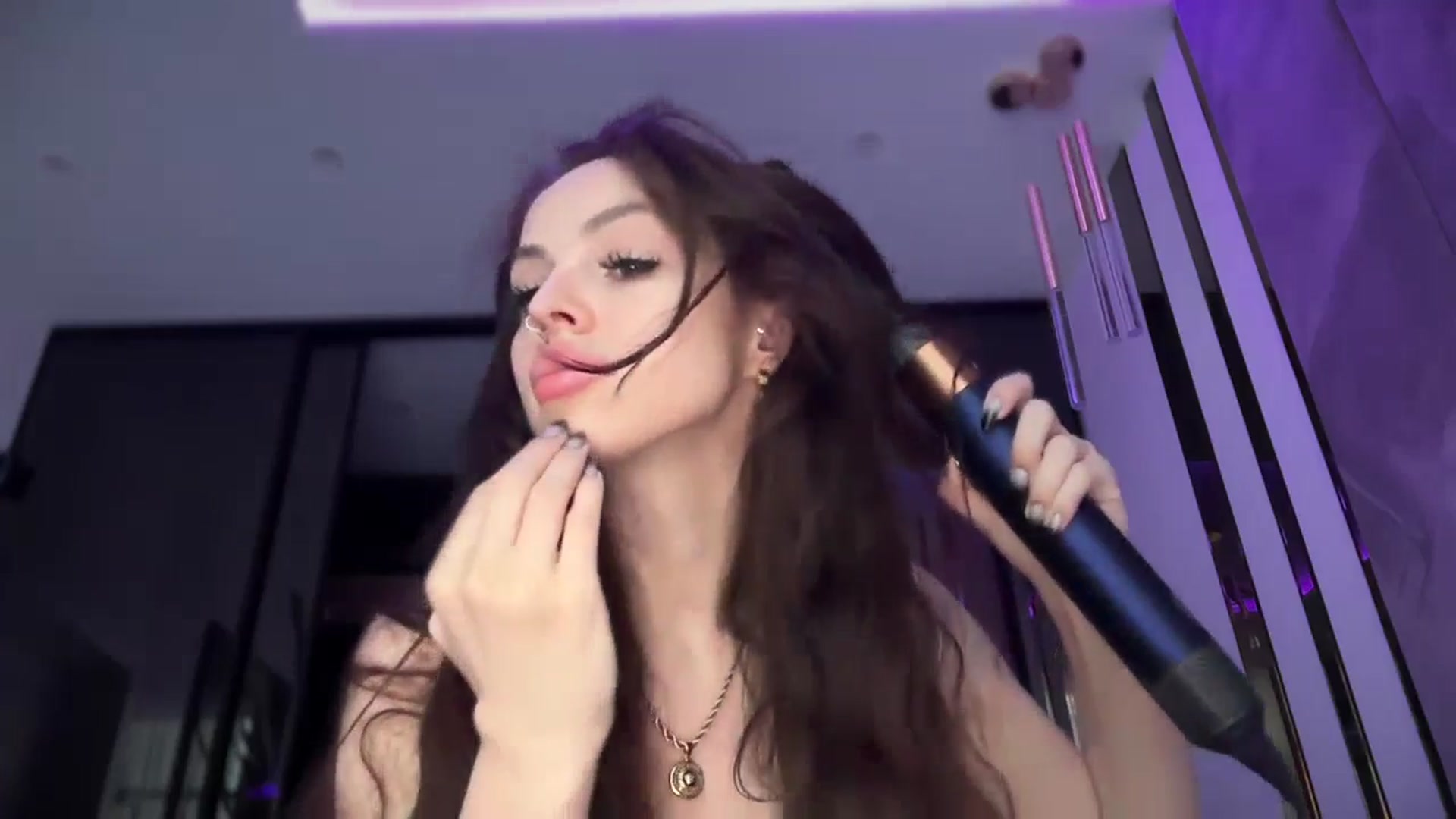 Gallery image thumbnail from UGLYGIRL_'s myfreecams stream on, 07/21/2025, 17:33 image 20 of 20