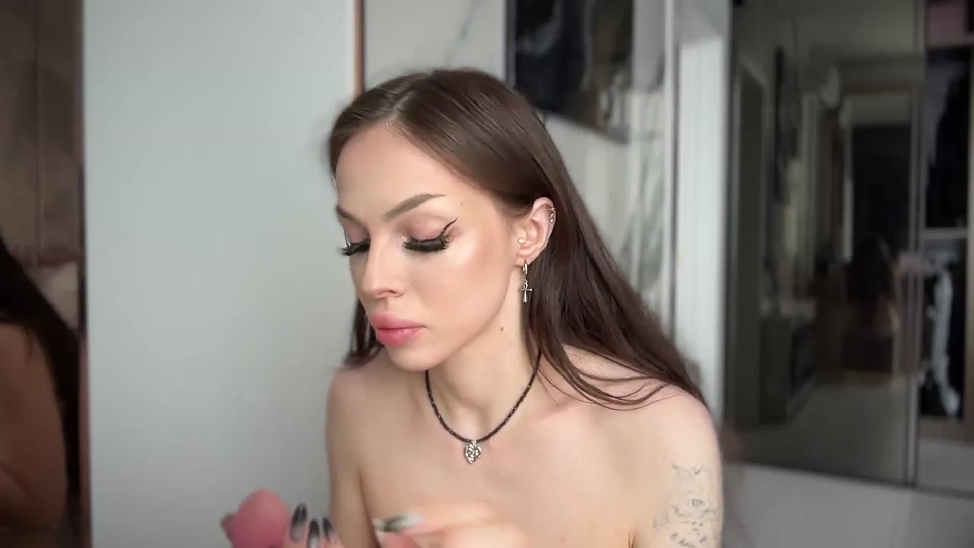 Gallery image thumbnail from UGLYGIRL_'s myfreecams stream on, 07/27/2025, 13:13 image 16 of 20