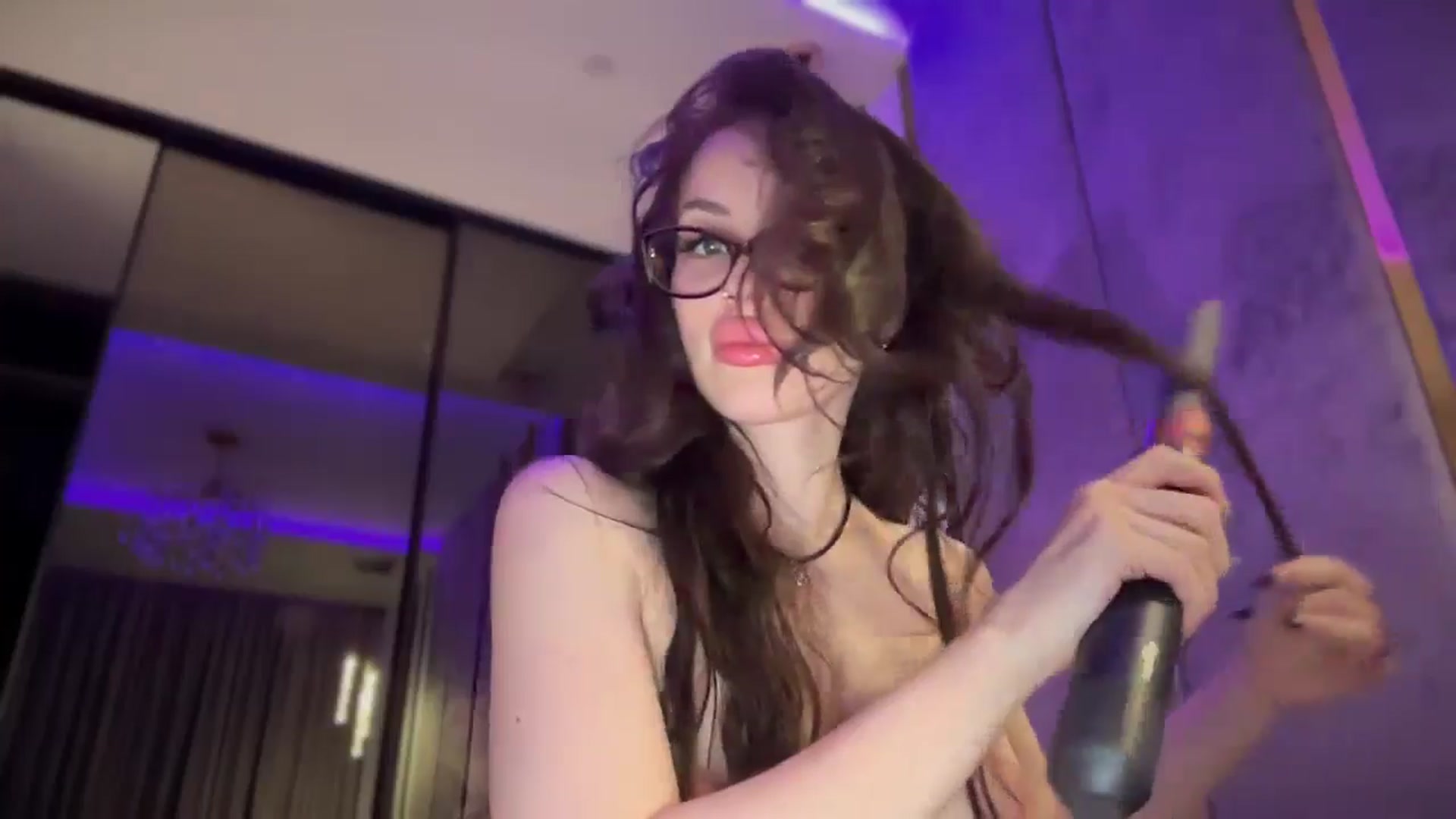 Gallery image thumbnail from UGLYGIRL_'s myfreecams stream on, 07/31/2025, 23:59 image 3 of 20