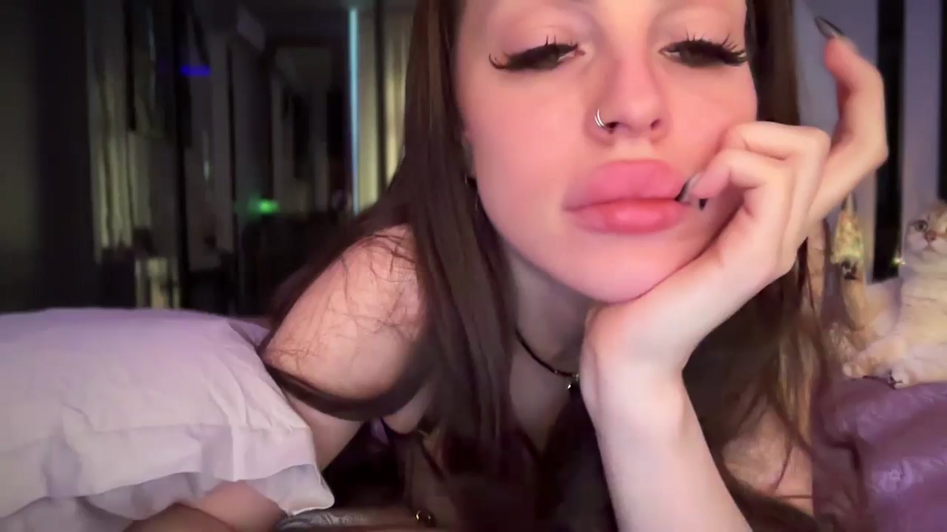 Gallery image thumbnail from UGLYGIRL_'s myfreecams stream on, 08/01/2025, 10:09 image 1 of 20