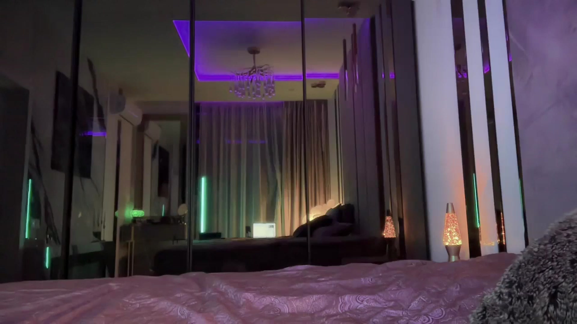 Gallery image thumbnail from UGLYGIRL_'s myfreecams stream on, 08/01/2025, 21:36 image 12 of 20