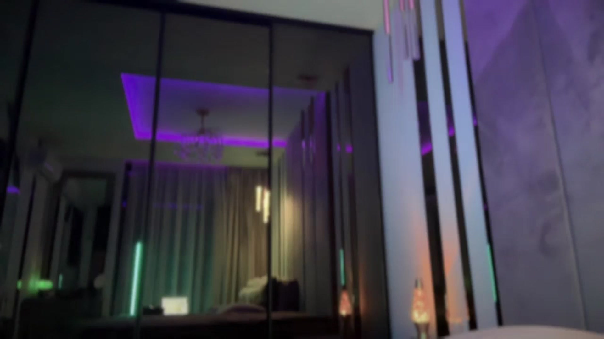 Gallery image thumbnail from UGLYGIRL_'s myfreecams stream on, 08/04/2025, 20:30 image 9 of 20