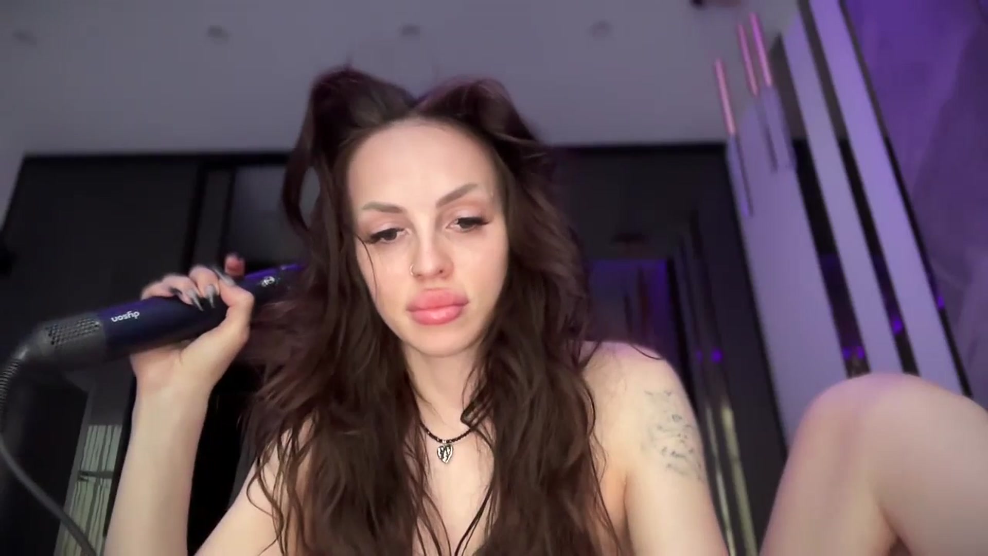 Gallery image thumbnail from UGLYGIRL_'s myfreecams stream on, 08/11/2025, 17:35 image 17 of 20