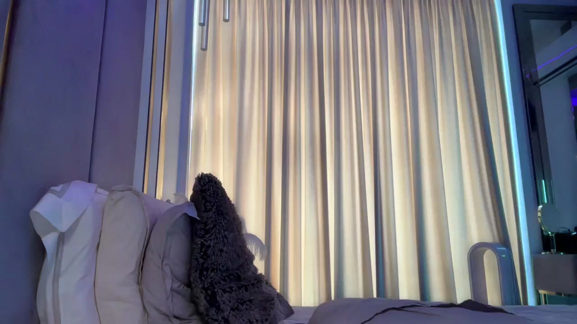 Gallery image thumbnail from UGLYGIRL_'s myfreecams stream on, 08/16/2025, 09:51 image 18 of 20