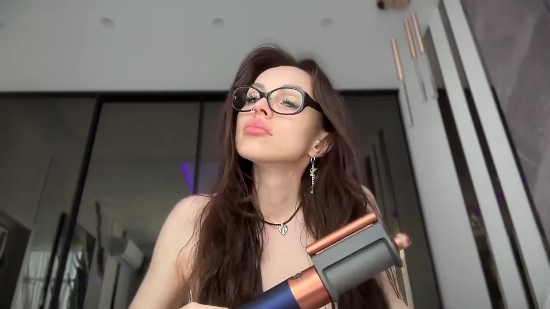 Gallery image thumbnail from UGLYGIRL_'s myfreecams stream on, 09/06/2025, 12:16 image 11 of 20
