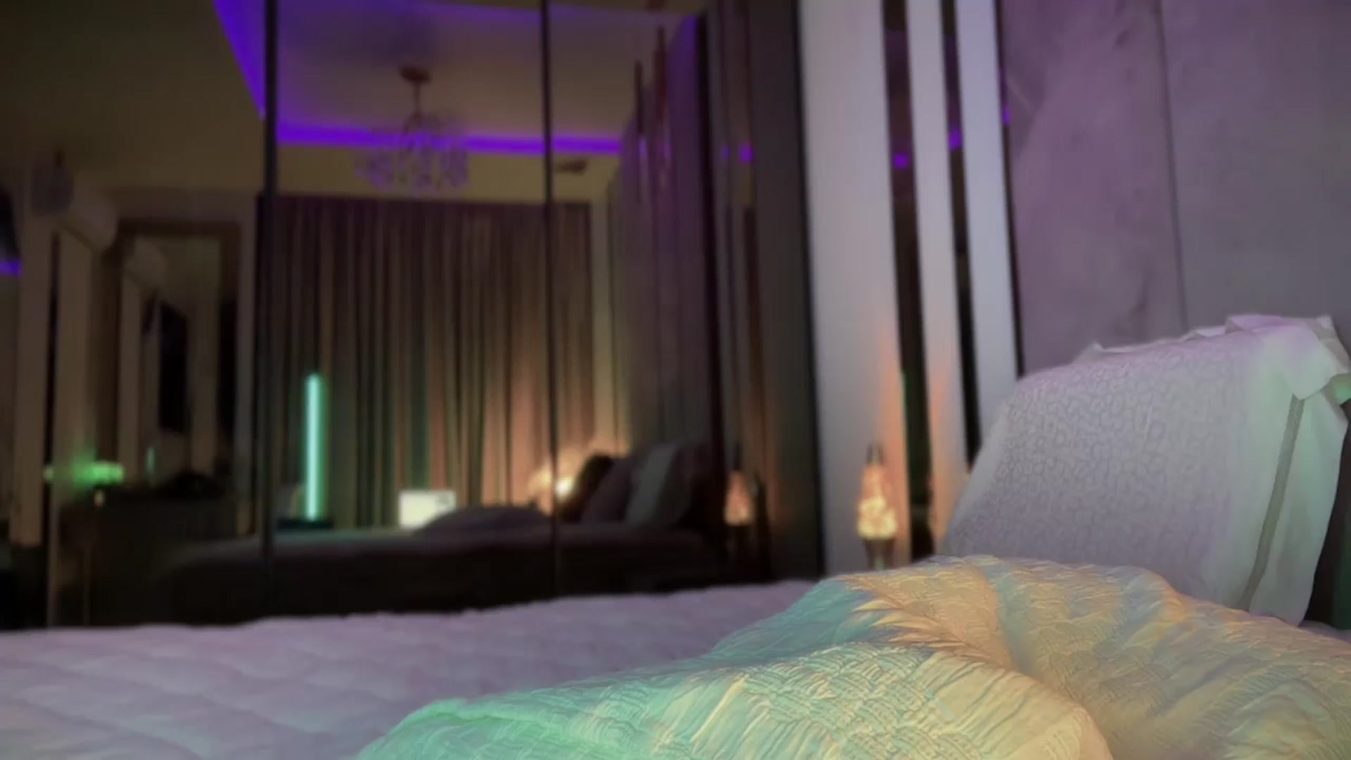 Gallery image thumbnail from UGLYGIRL_'s myfreecams stream on, 09/08/2025, 24:19 image 17 of 20