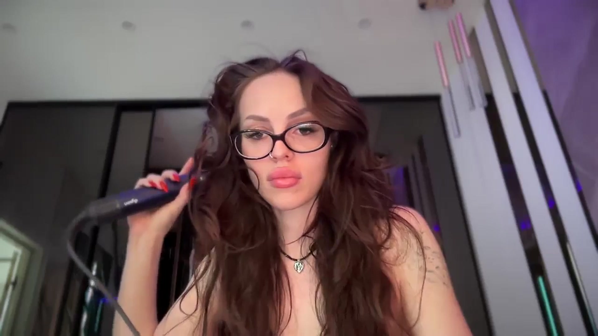 Gallery image thumbnail from UGLYGIRL_'s myfreecams stream on, 09/08/2025, 09:23 image 10 of 20