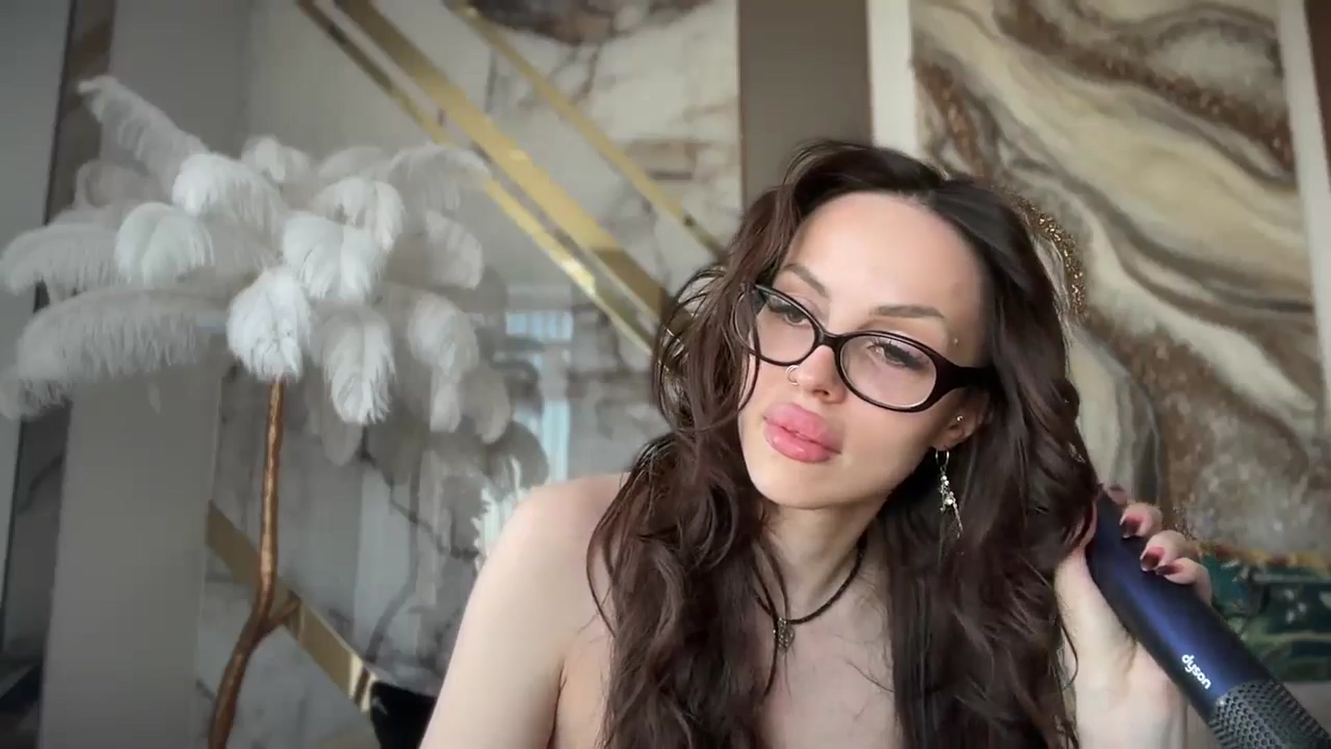 Gallery image thumbnail from UGLYGIRL_'s myfreecams stream on, 09/25/2025, 13:20 image 14 of 20