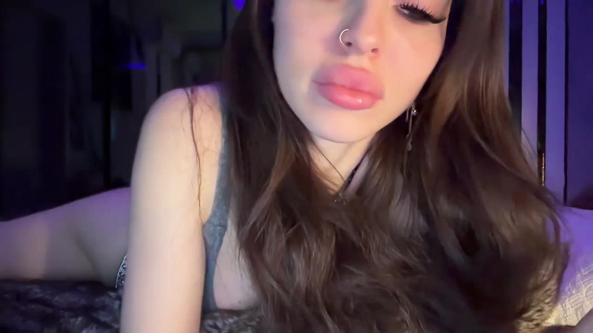 Gallery image thumbnail from UGLYGIRL_'s myfreecams stream on, 10/08/2025, 19:15 image 4 of 20