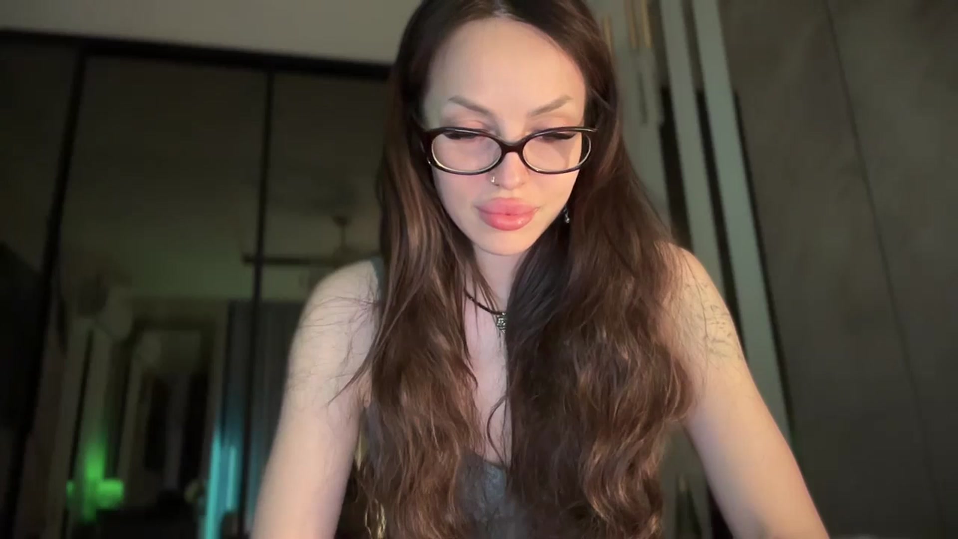 Gallery image thumbnail from UGLYGIRL_'s myfreecams stream on, 10/08/2025, 21:14 image 9 of 20