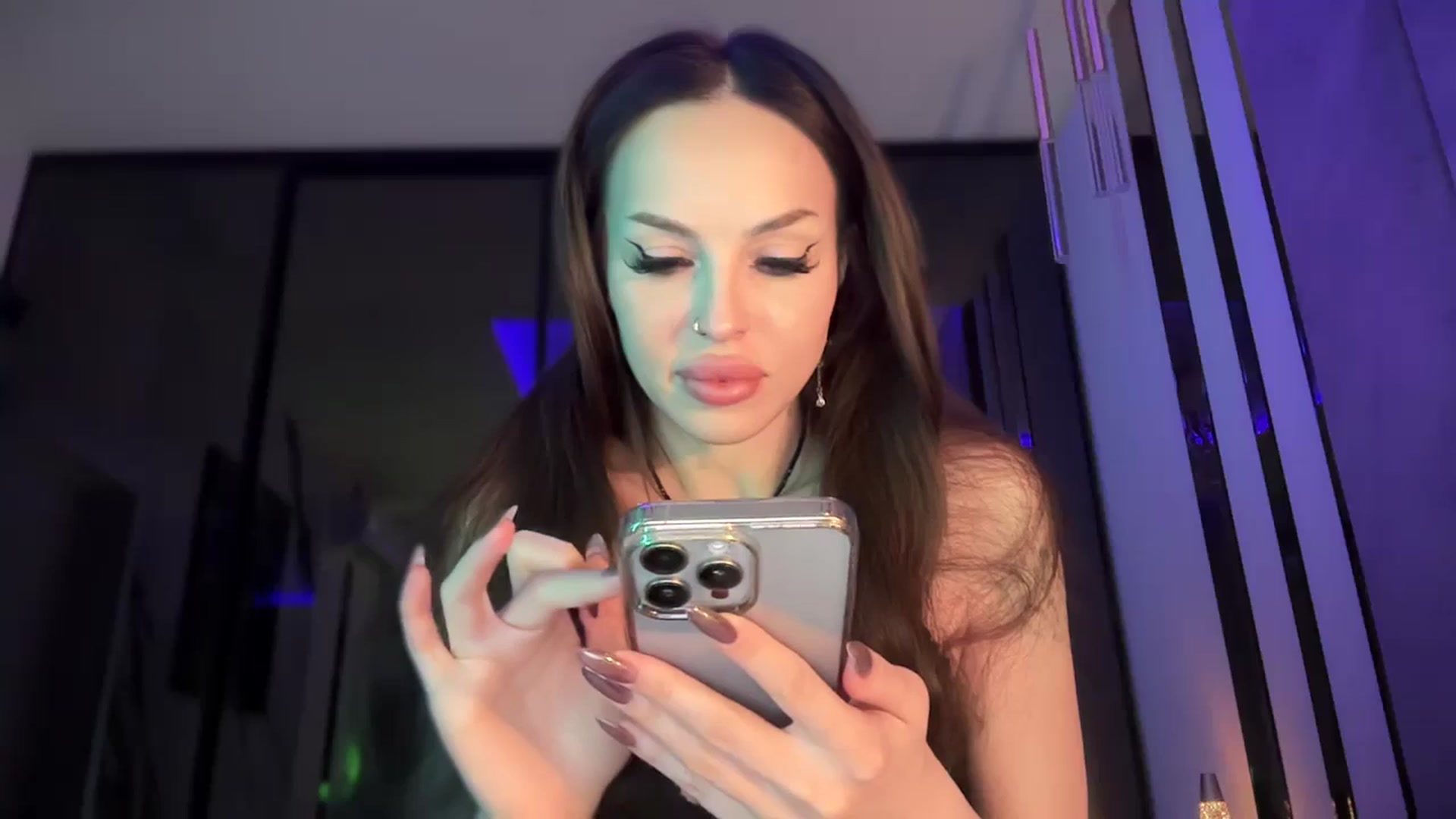 Gallery image thumbnail from UGLYGIRL_'s myfreecams stream on, 10/14/2025, 24:34 image 7 of 20