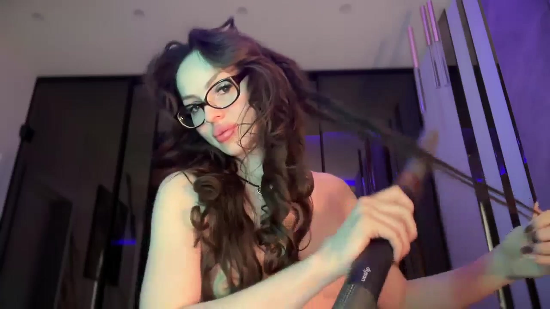 Gallery image thumbnail from UGLYGIRL_'s myfreecams stream on, 10/15/2025, 07:13 image 6 of 20