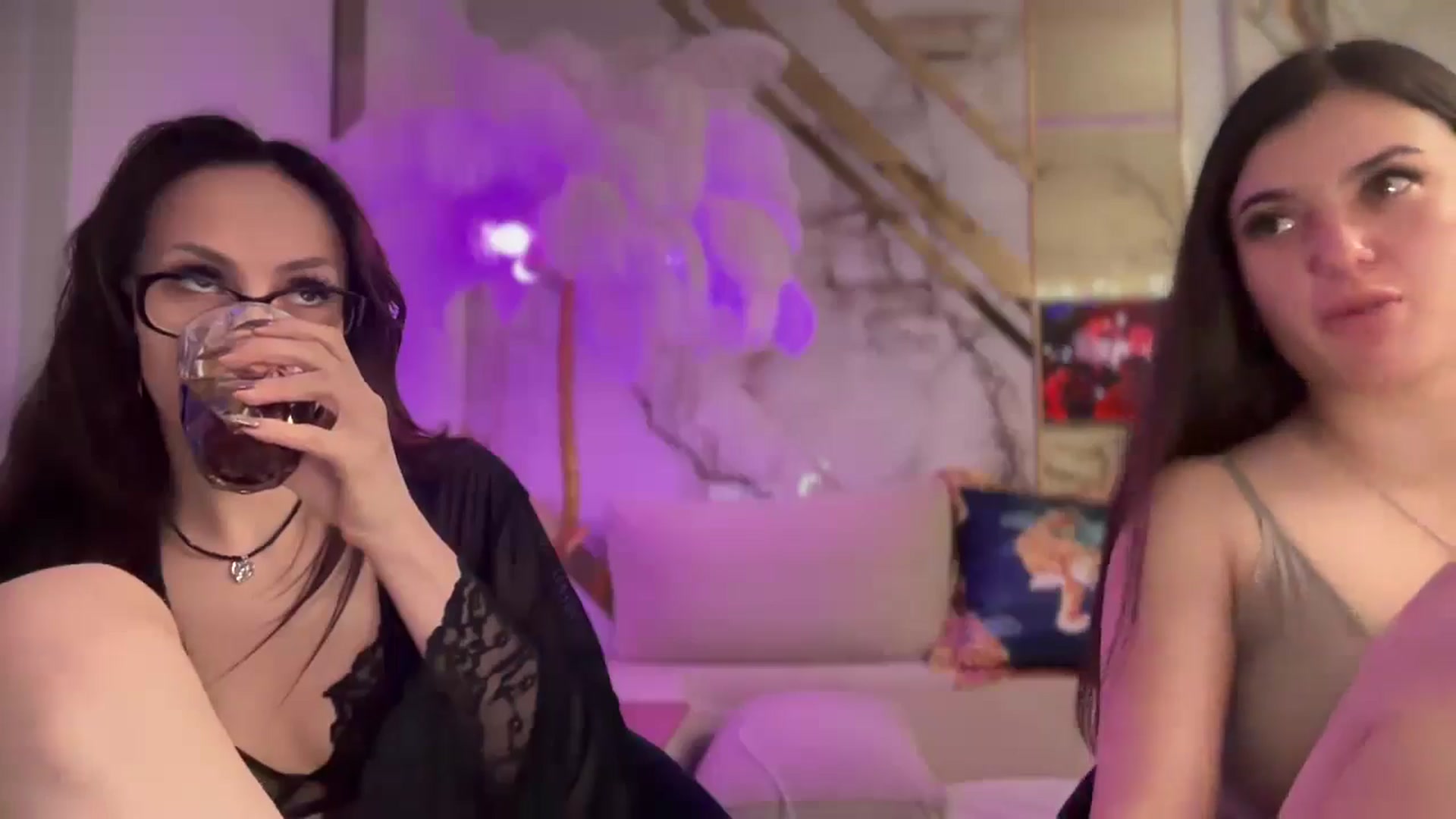 Gallery image thumbnail from UGLYGIRL_'s myfreecams stream on, 10/17/2025, 21:53 image 13 of 20