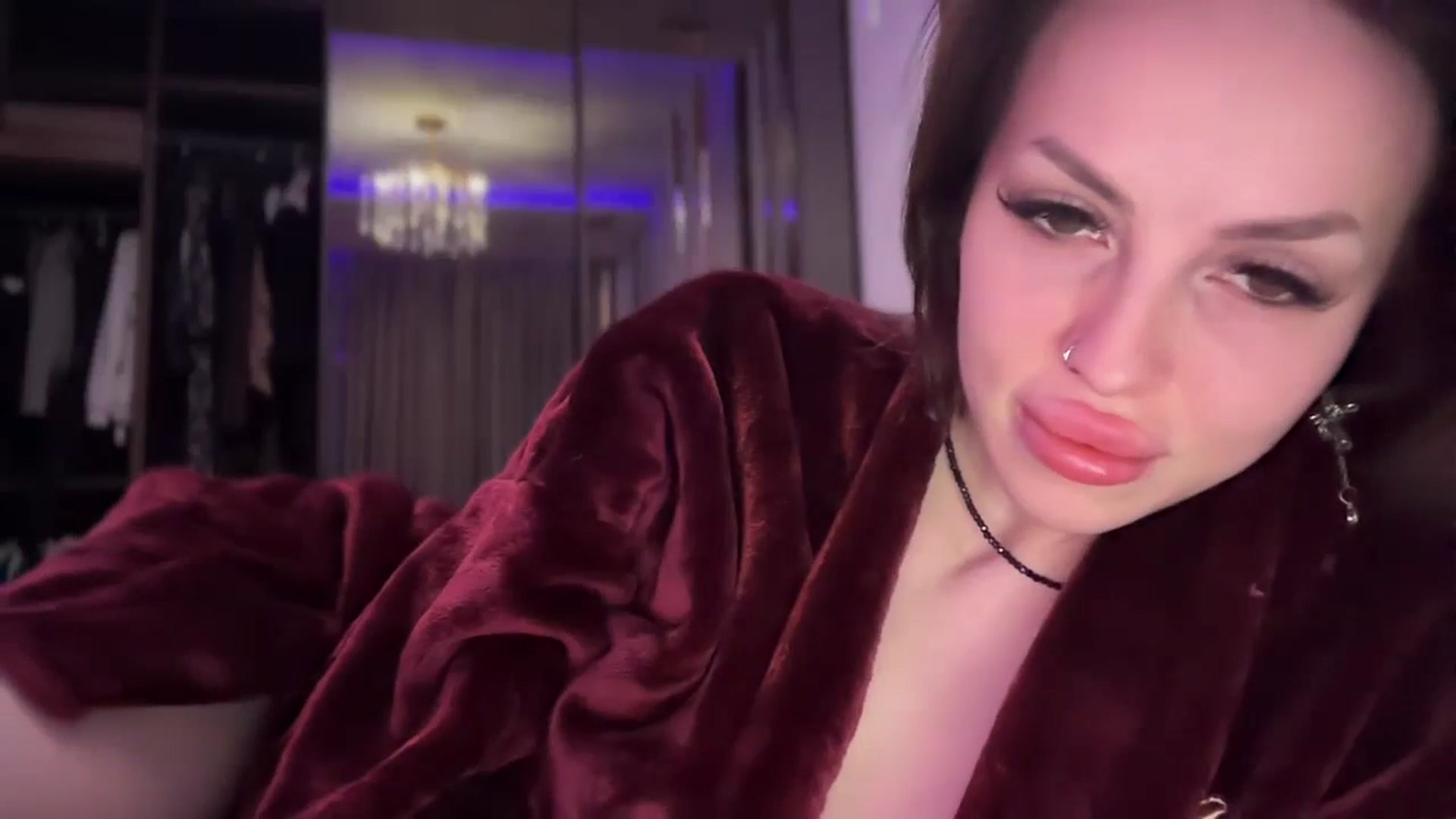 Gallery image thumbnail from UGLYGIRL_'s myfreecams stream on, 10/19/2025, 18:11 image 9 of 20
