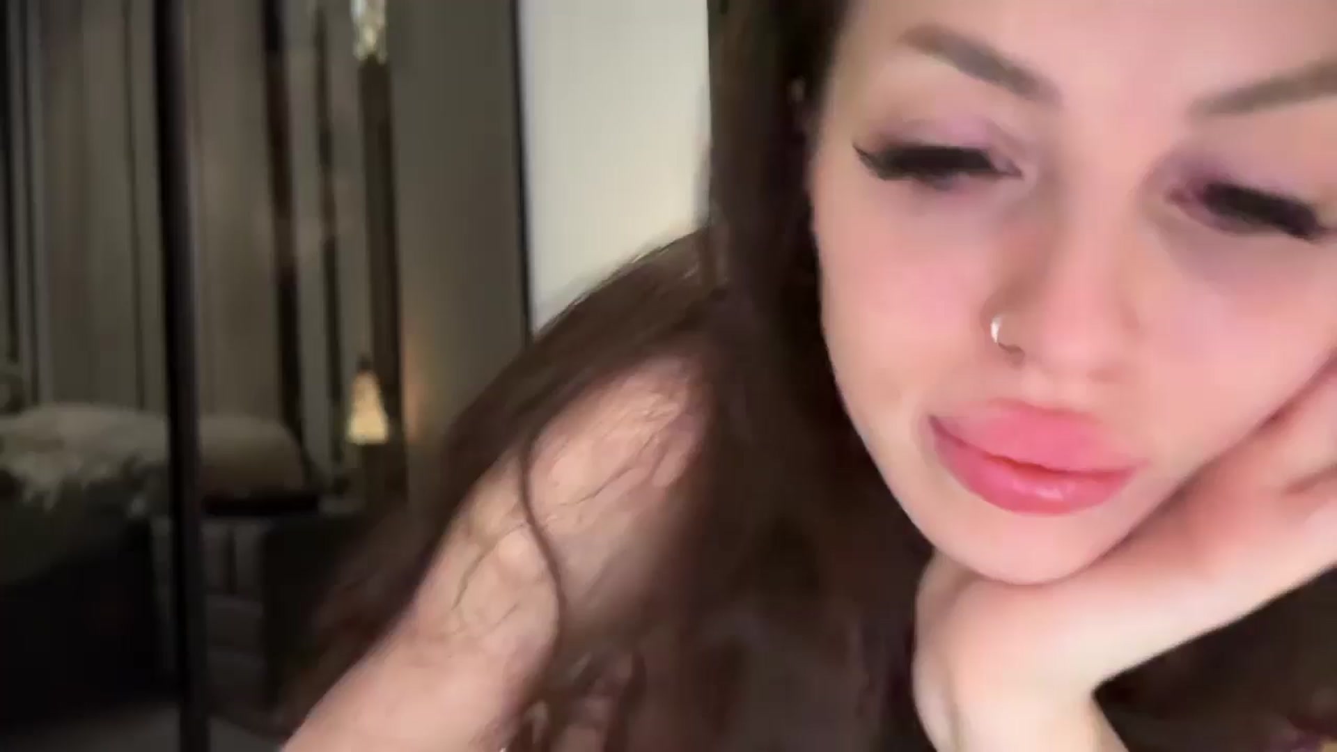 Gallery image thumbnail from UGLYGIRL_'s myfreecams stream on, 10/19/2025, 18:11 image 1 of 20
