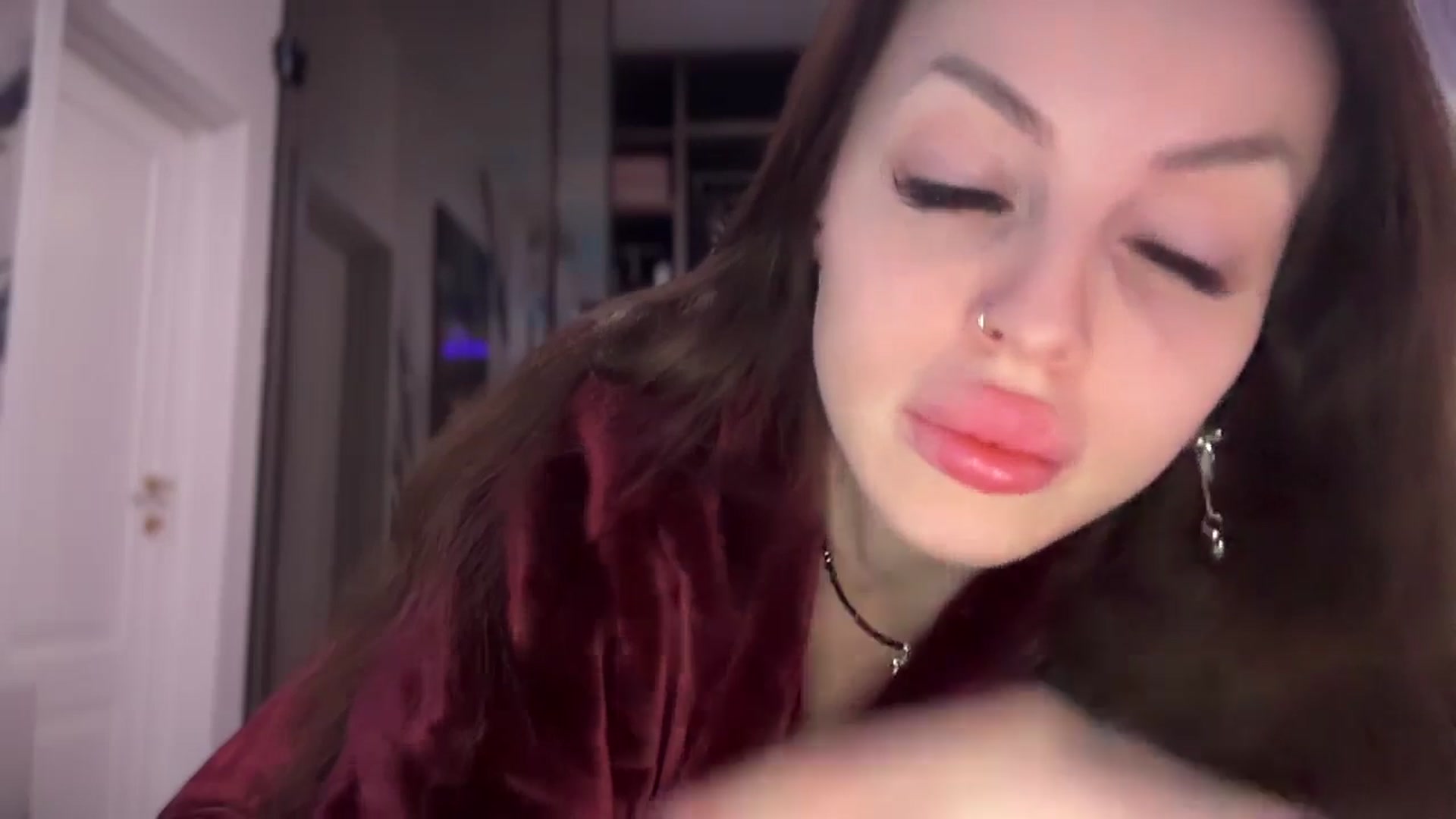 Gallery image thumbnail from UGLYGIRL_'s myfreecams stream on, 10/19/2025, 18:11 image 7 of 20