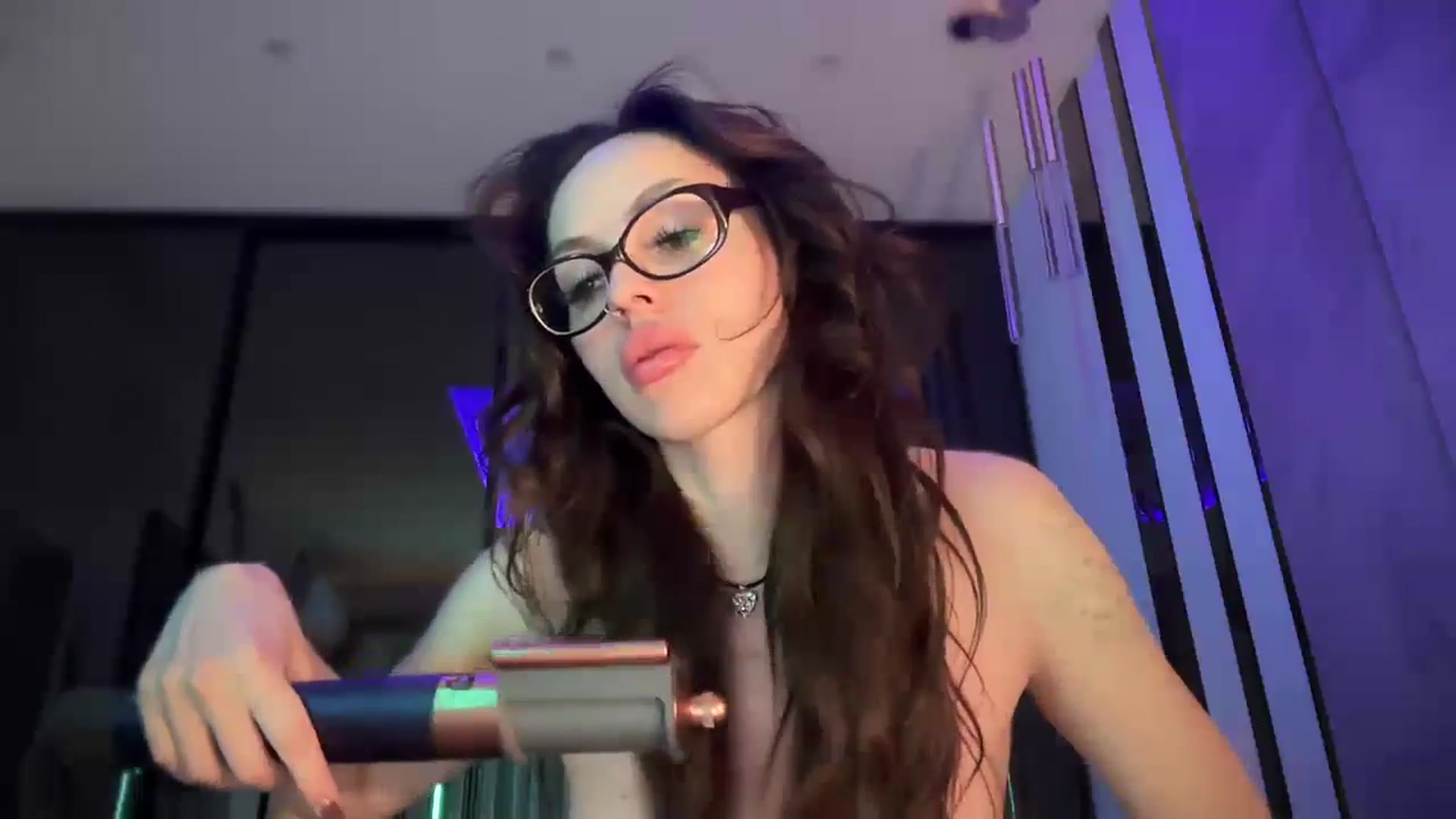 Gallery image thumbnail from UGLYGIRL_'s myfreecams stream on, 10/20/2025, 01:25 image 13 of 20