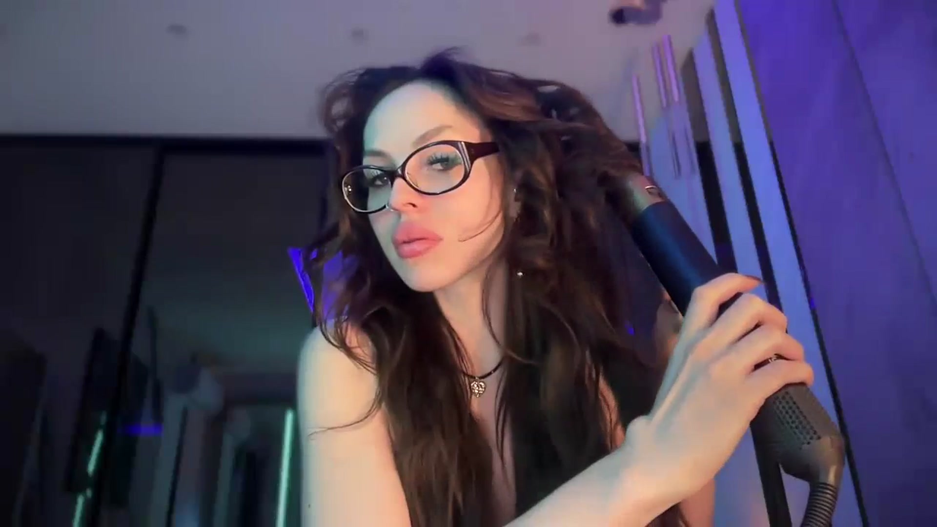 Gallery image thumbnail from UGLYGIRL_'s myfreecams stream on, 10/20/2025, 01:25 image 15 of 20