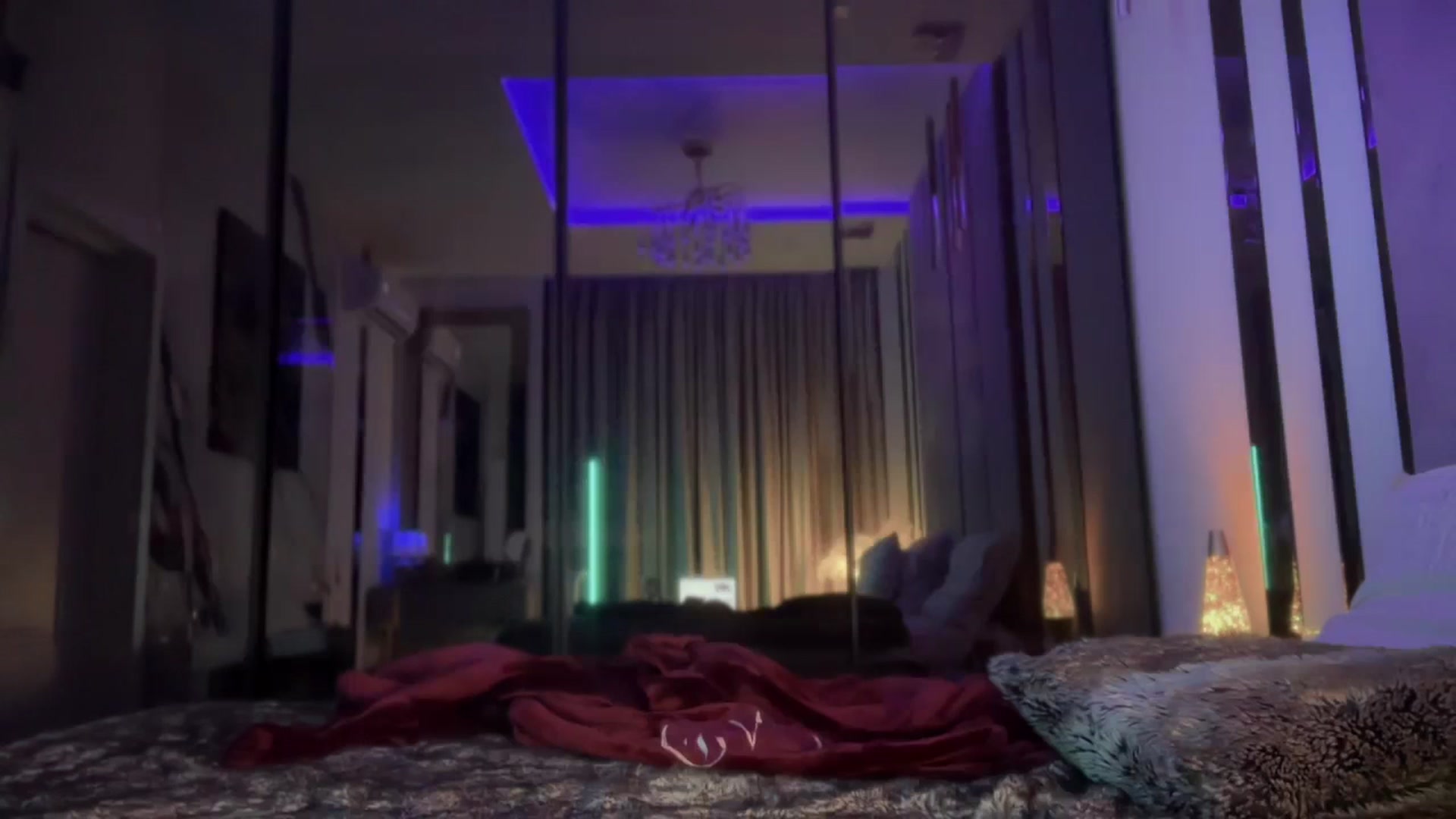 Gallery image thumbnail from UGLYGIRL_'s myfreecams stream on, 10/24/2025, 22:34 image 17 of 20