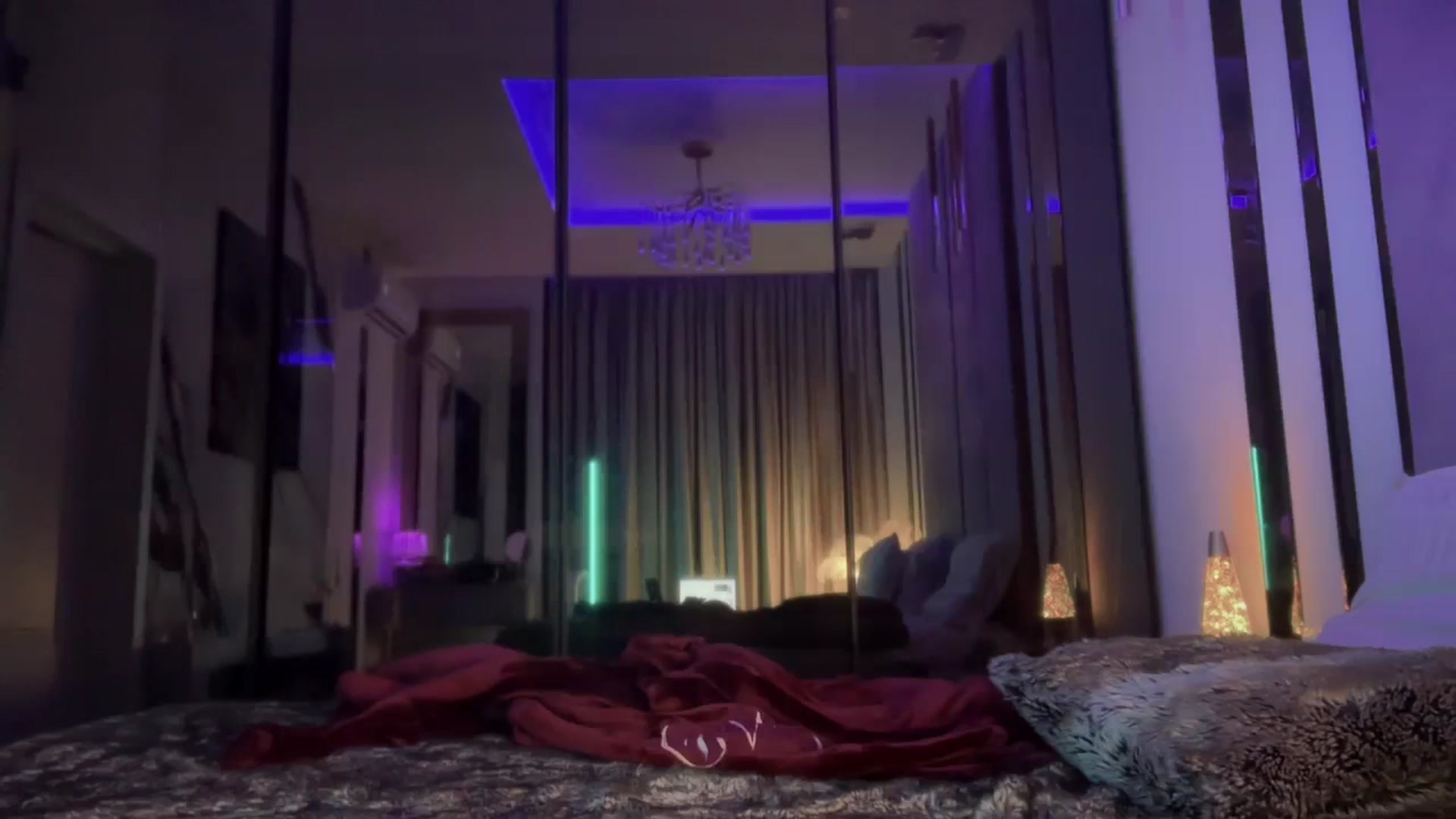 Gallery image thumbnail from UGLYGIRL_'s myfreecams stream on, 10/24/2025, 22:34 image 18 of 20