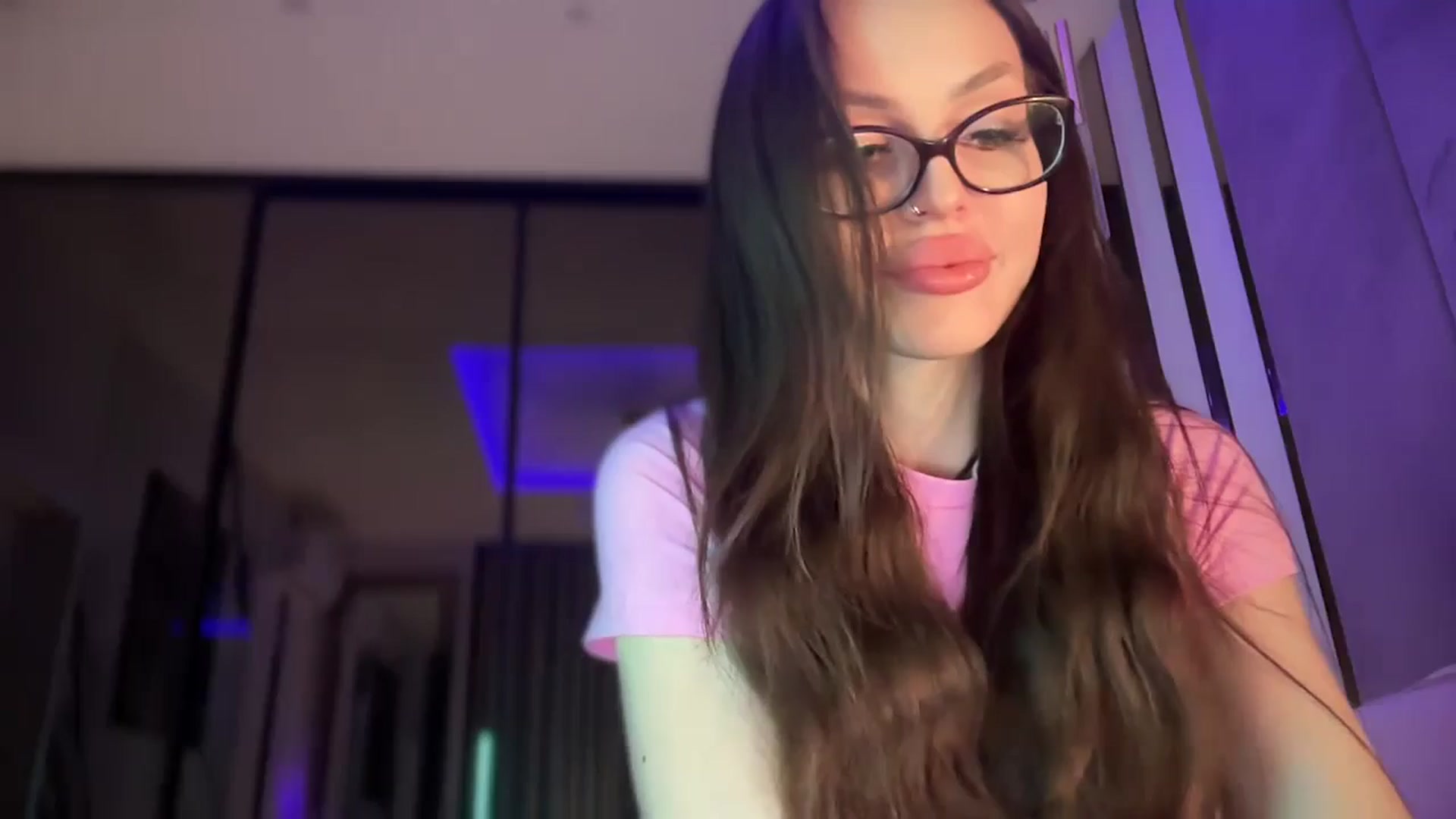 Gallery image thumbnail from UGLYGIRL_'s myfreecams stream on, 11/05/2025, 04:05 image 1 of 20