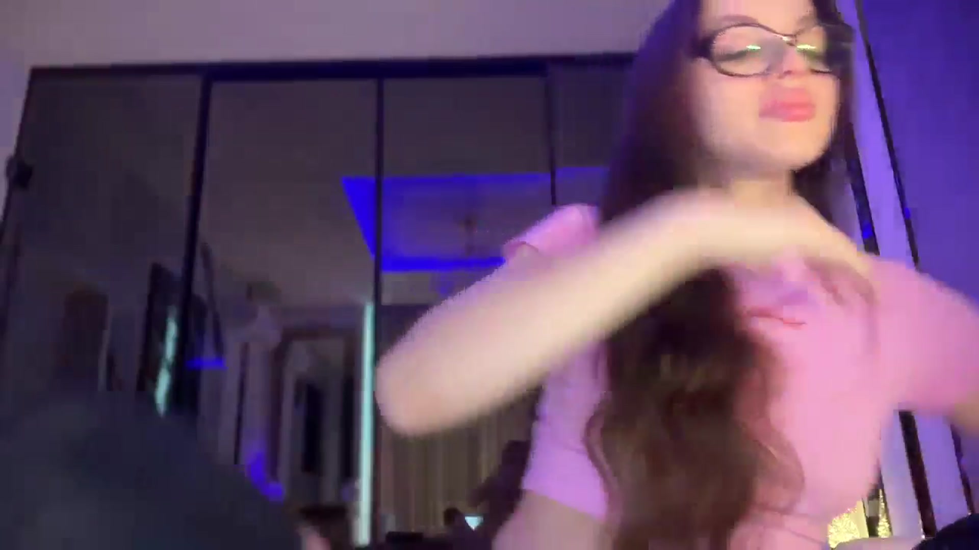 Gallery image thumbnail from UGLYGIRL_'s myfreecams stream on, 11/05/2025, 12:51 image 17 of 20
