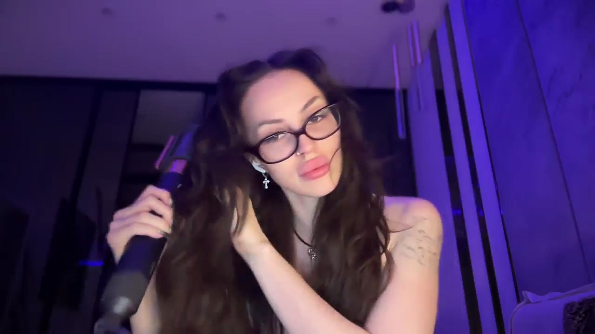 Gallery image thumbnail from UGLYGIRL_'s myfreecams stream on, 11/09/2025, 16:33 image 13 of 20