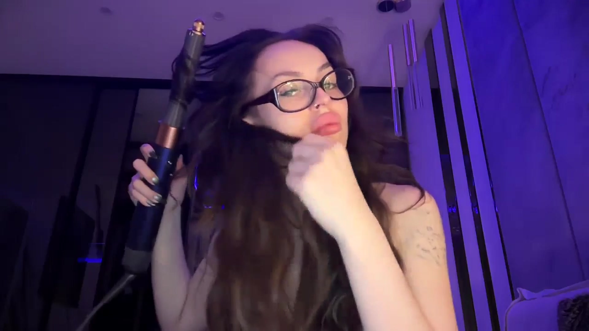 Gallery image thumbnail from UGLYGIRL_'s myfreecams stream on, 11/09/2025, 16:33 image 15 of 20