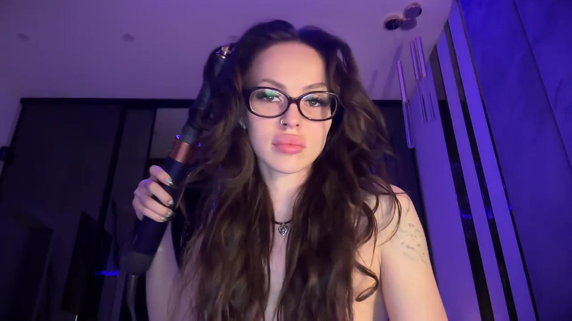 Gallery image thumbnail from UGLYGIRL_'s myfreecams stream on, 11/11/2025, 06:23 image 9 of 20